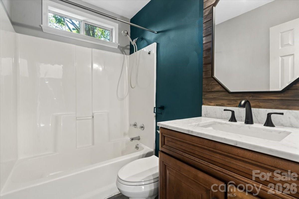 100 Diamond Drive — Mooresville