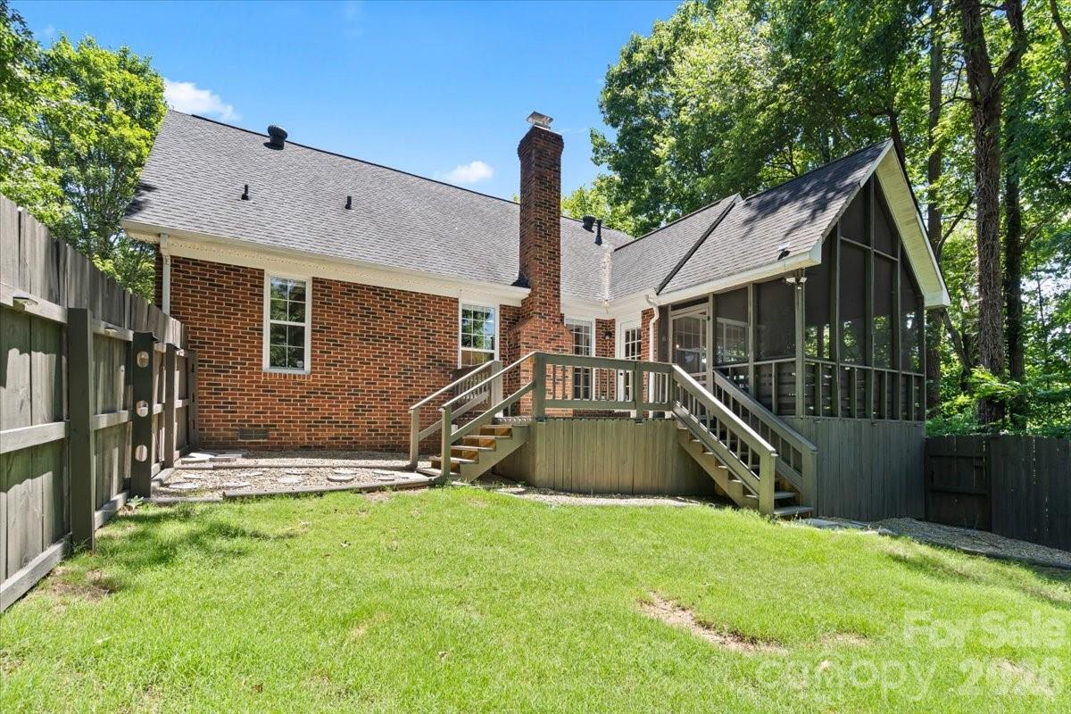 100 Diamond Drive — Mooresville