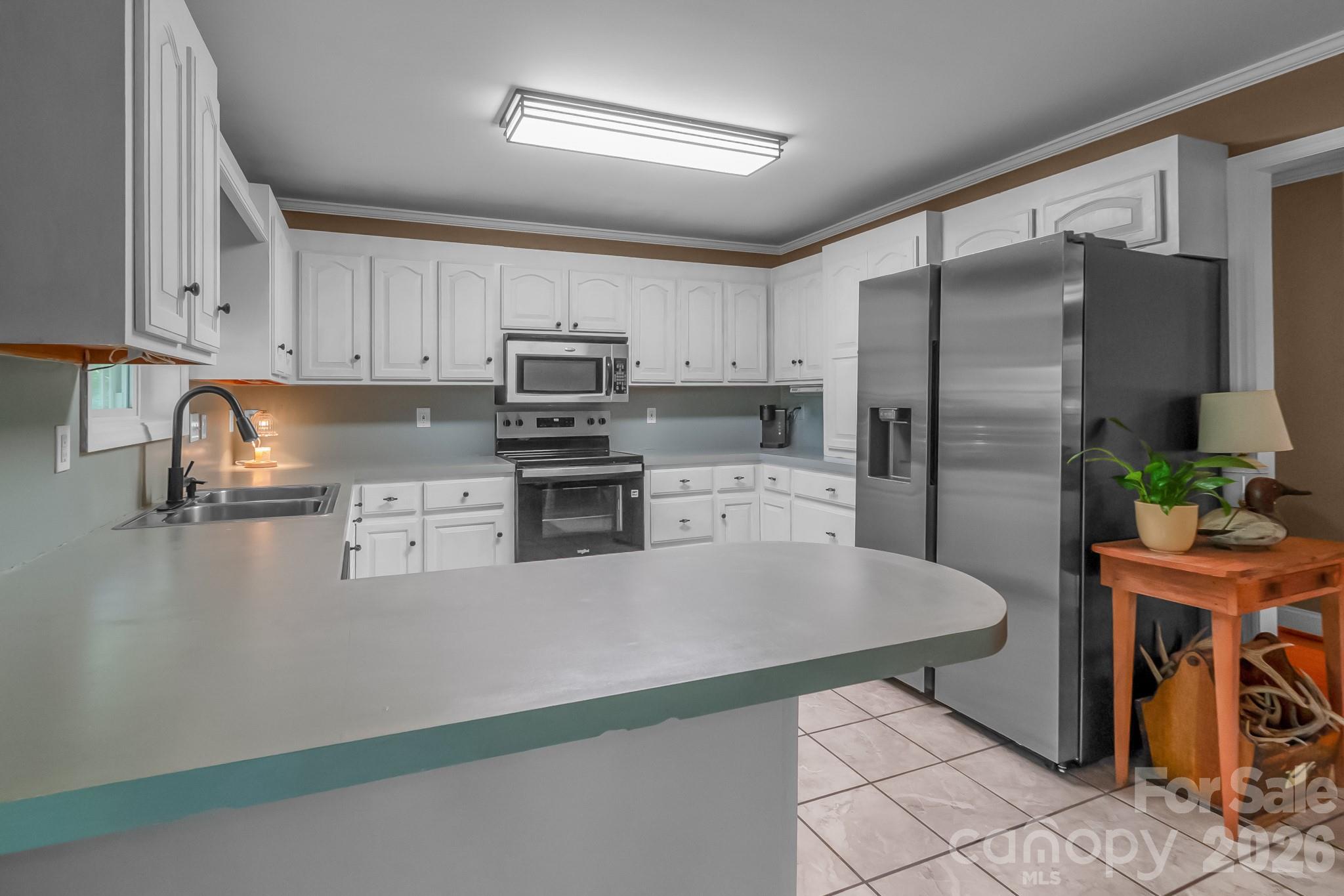 1240 Ponderosa Drive — Cassatt