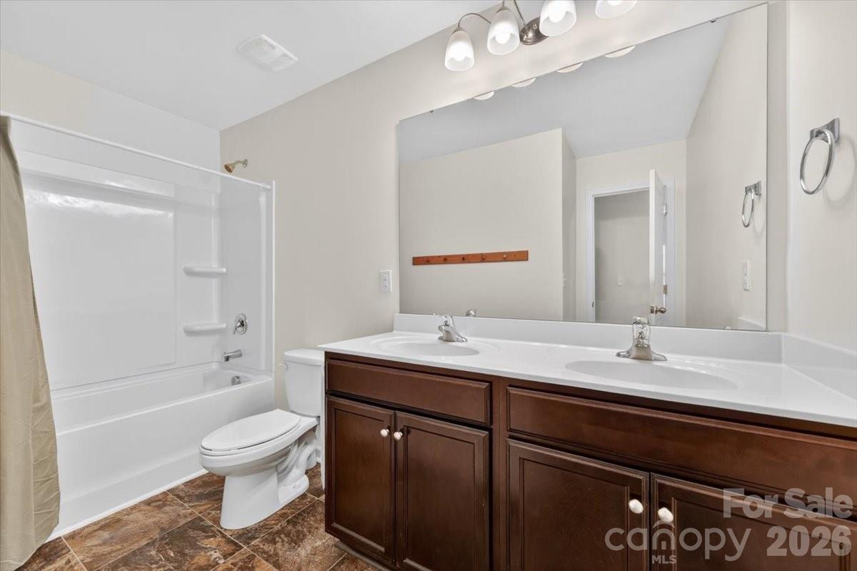 157 Kingsway Drive — Mooresville