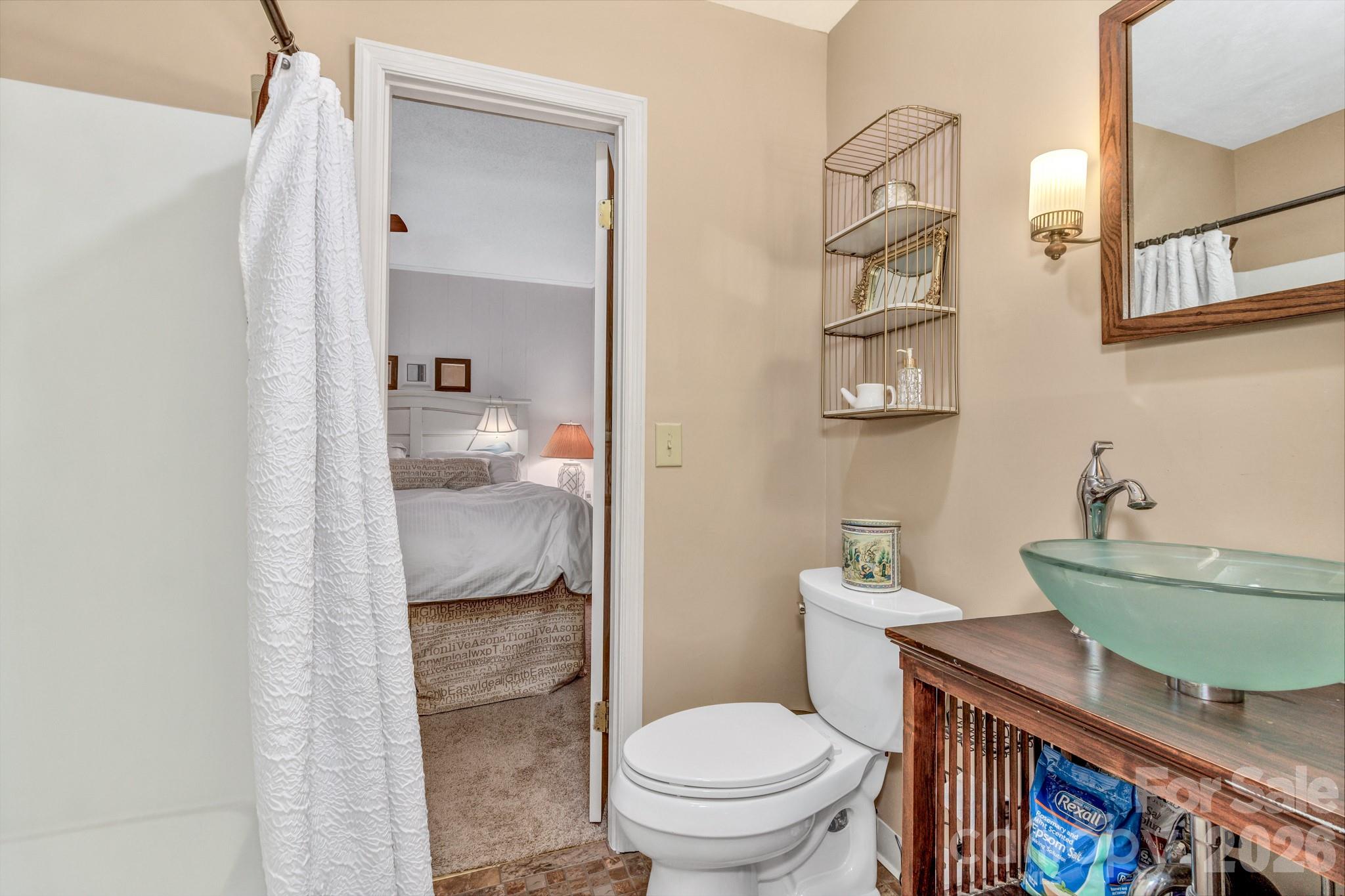 571 Tsisqua Circle — Brevard