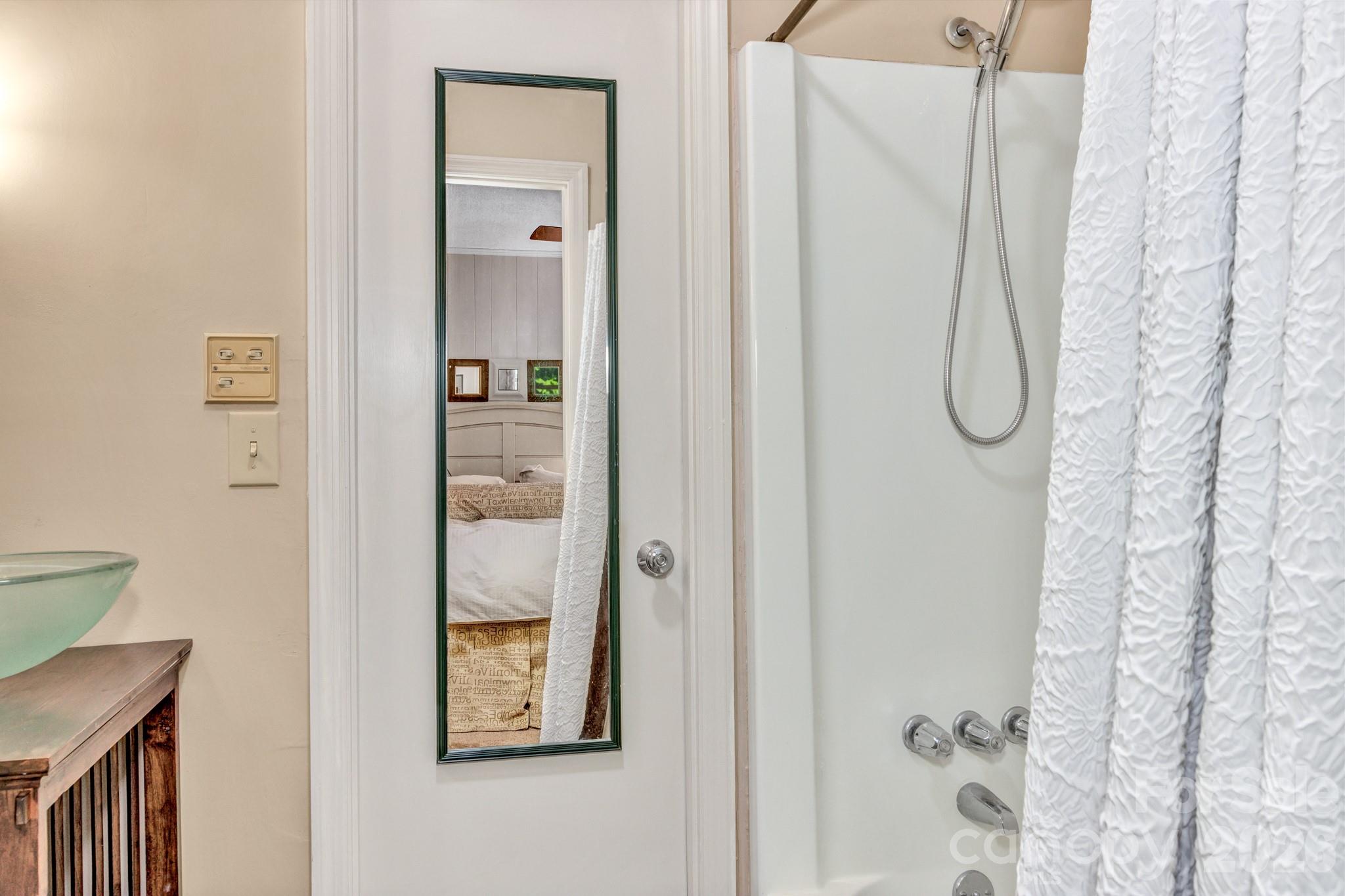 571 Tsisqua Circle — Brevard