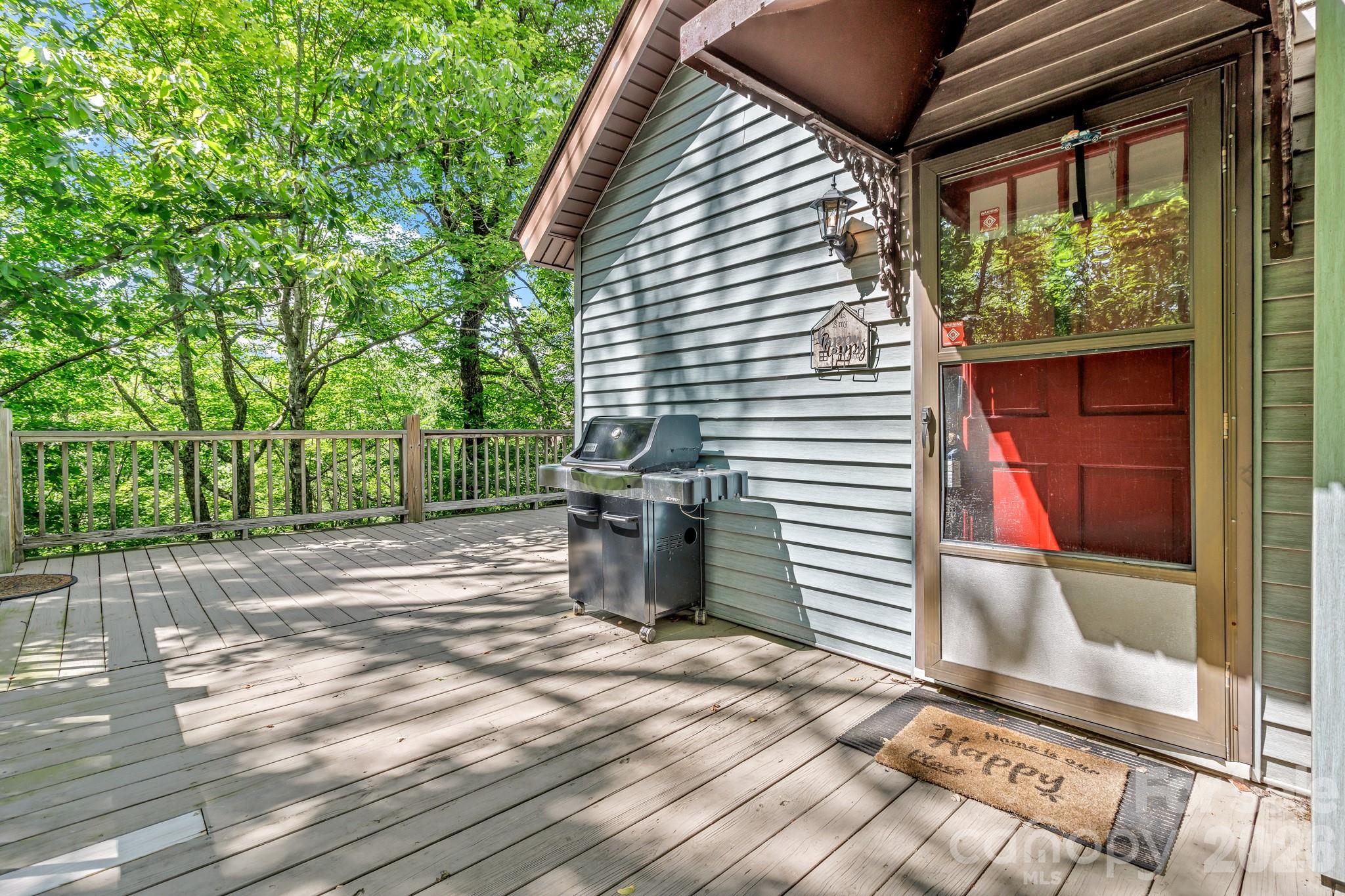 571 Tsisqua Circle — Brevard