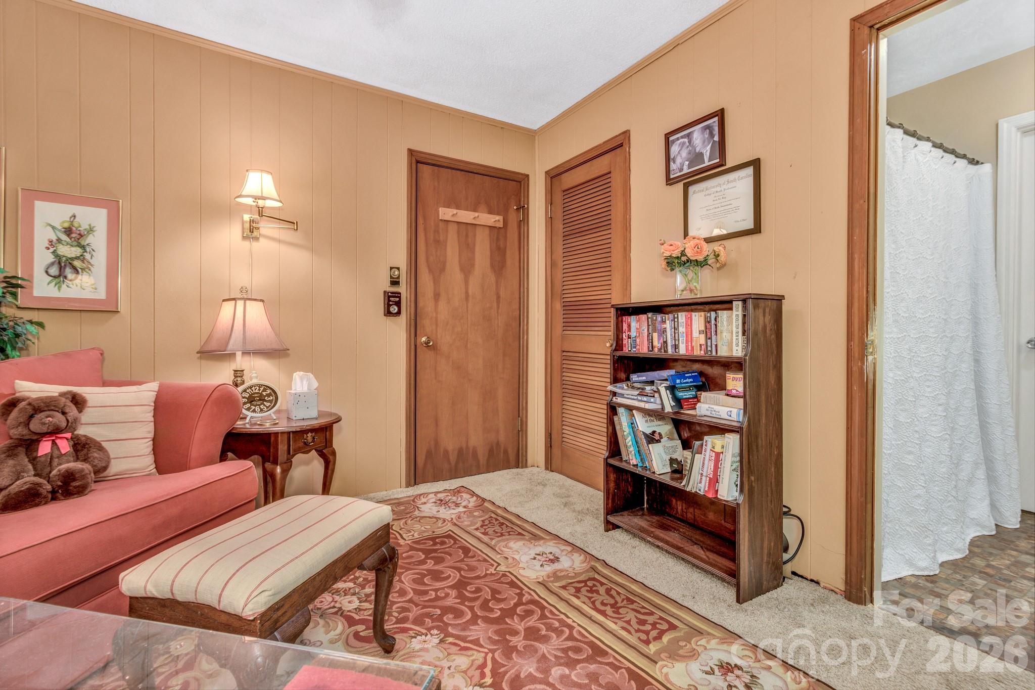 571 Tsisqua Circle — Brevard