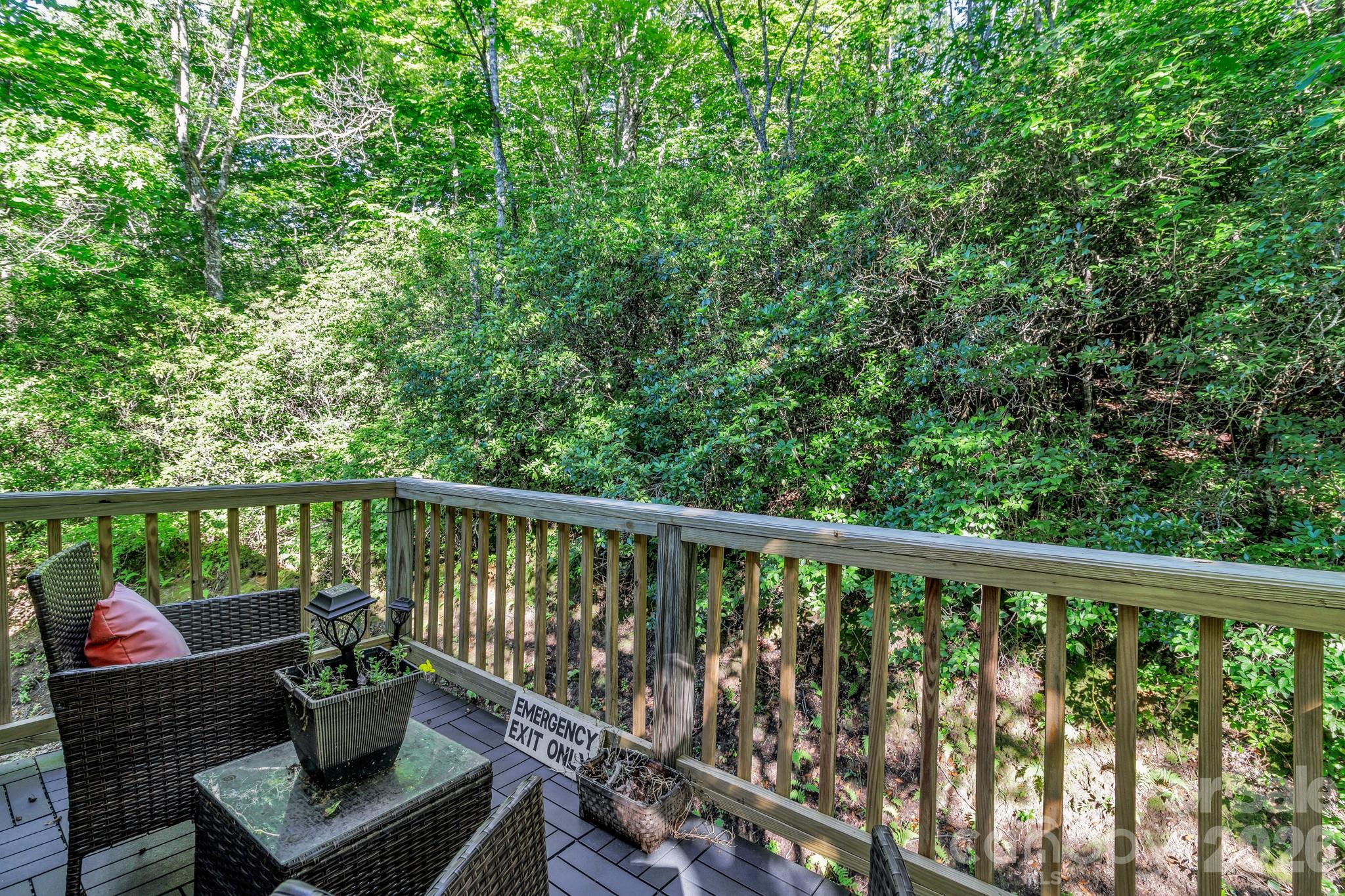 571 Tsisqua Circle — Brevard