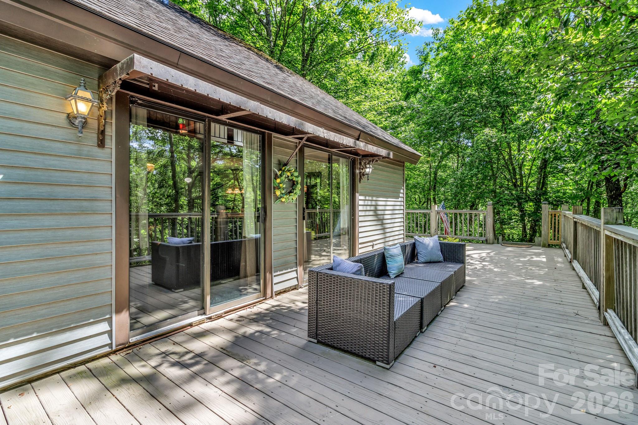 571 Tsisqua Circle — Brevard