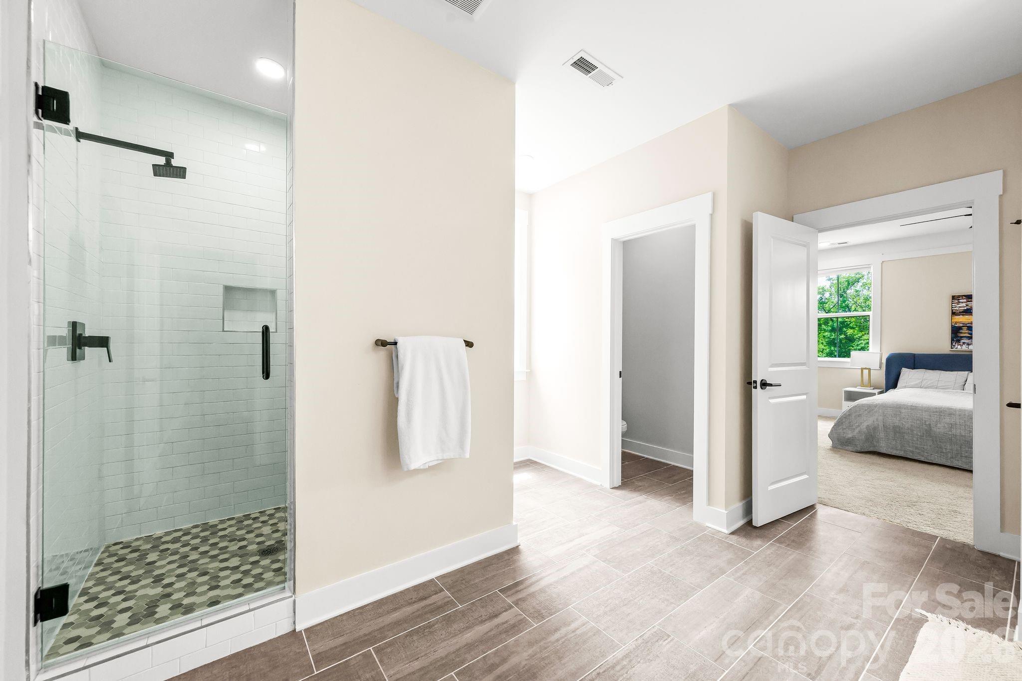 1002 Parkes Street — Matthews