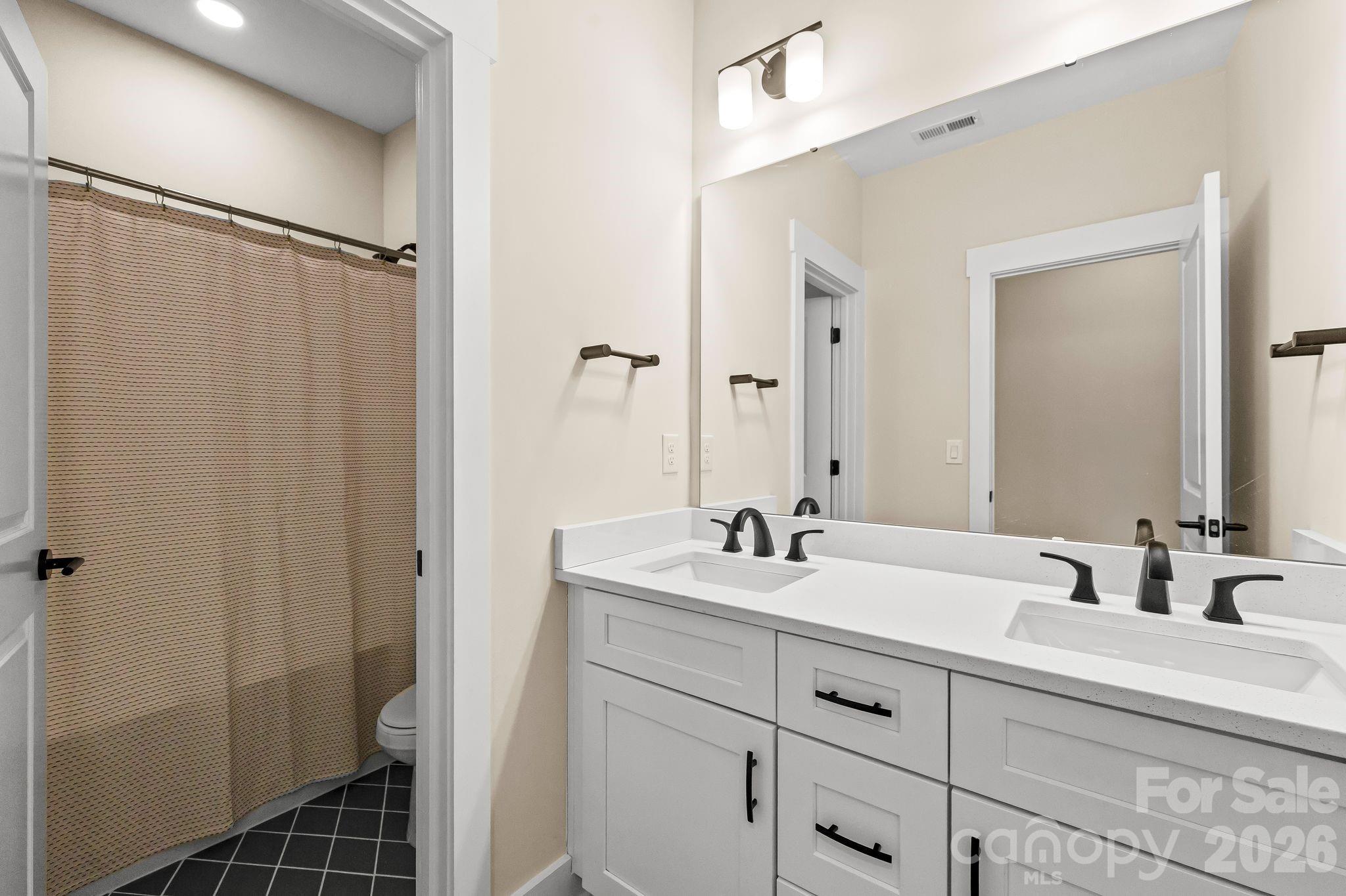 1002 Parkes Street — Matthews