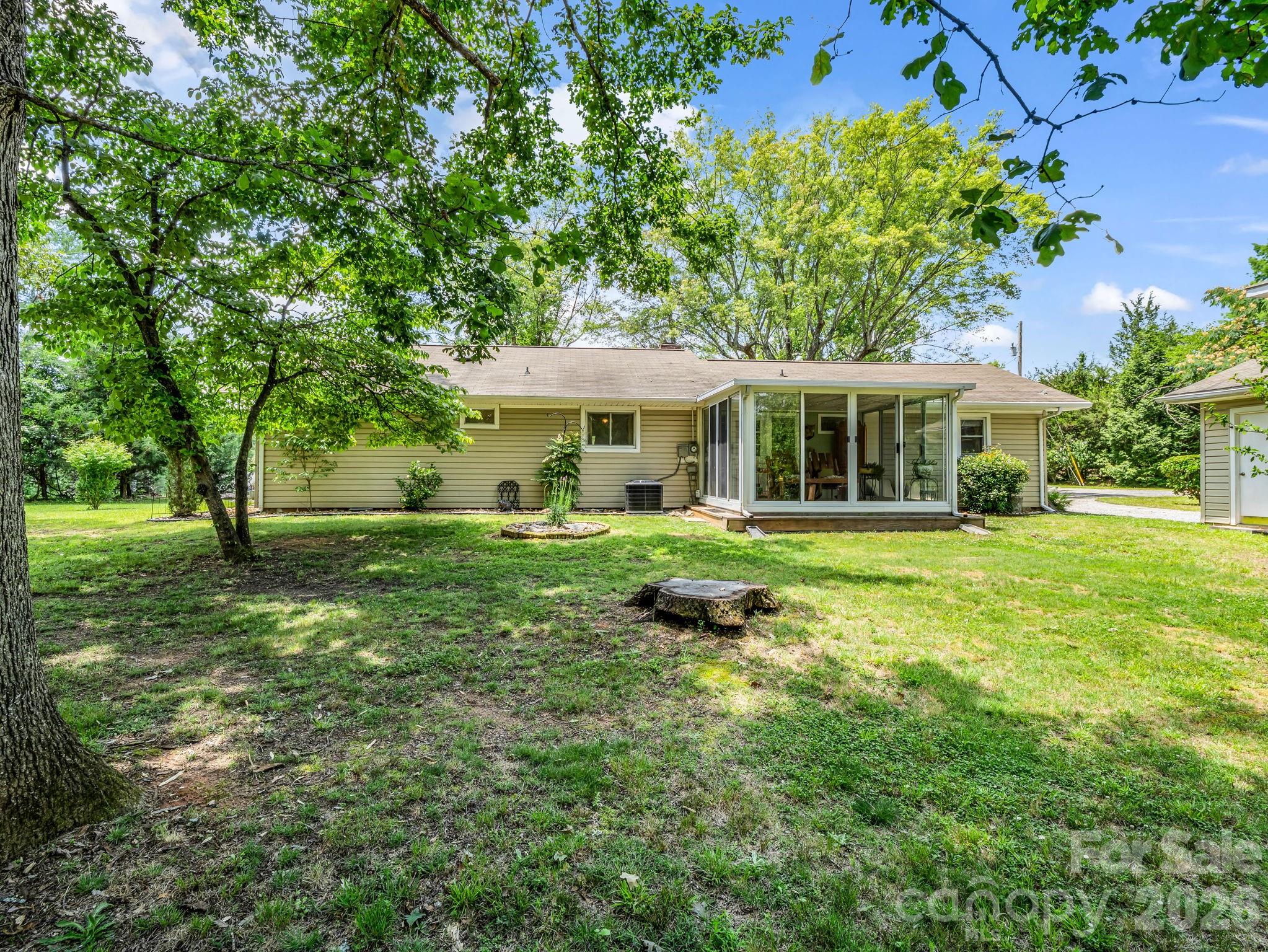 10 Deer Run Lane — Columbus