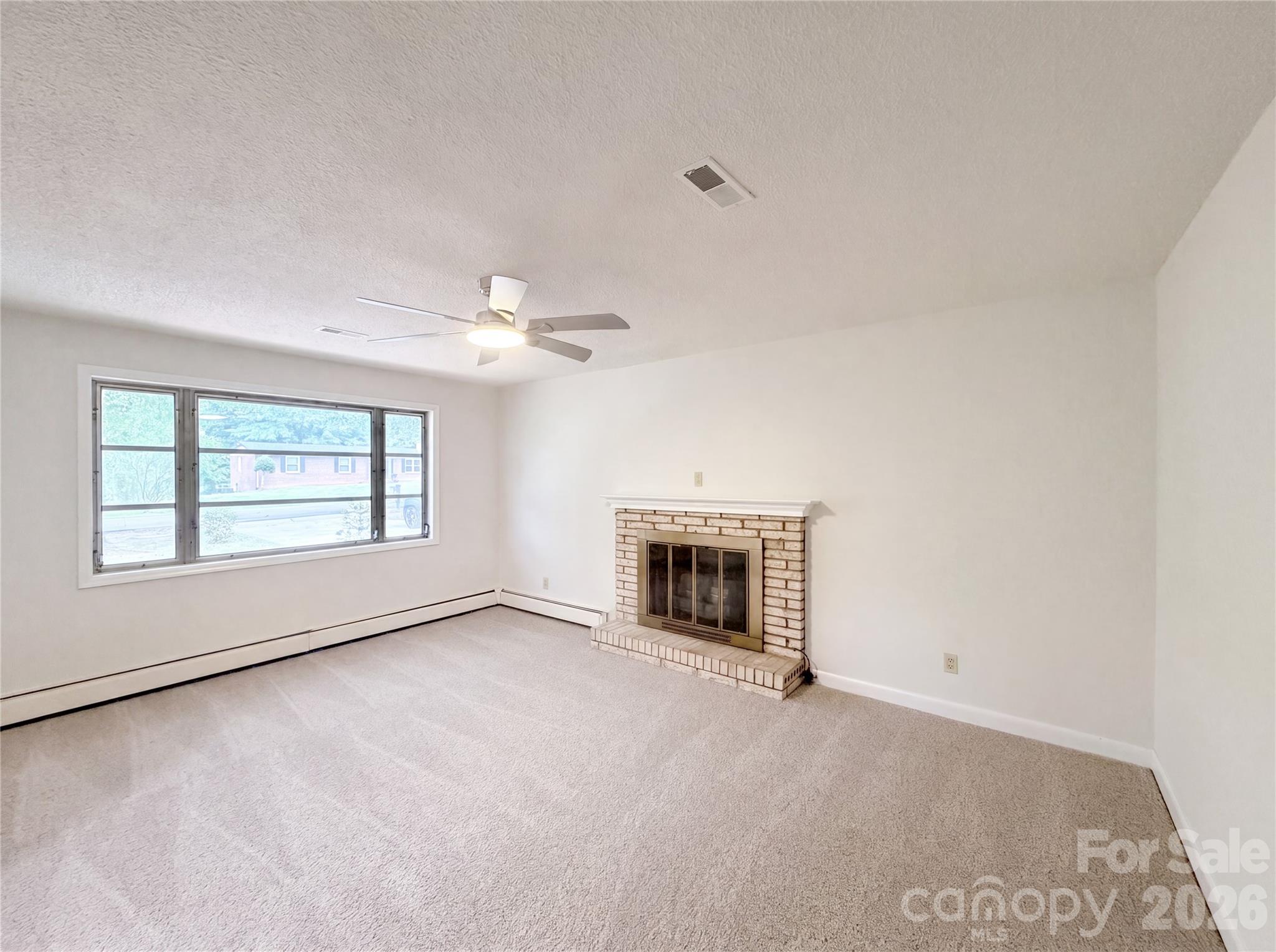 1580 W Cloaninger Avenue — Statesville