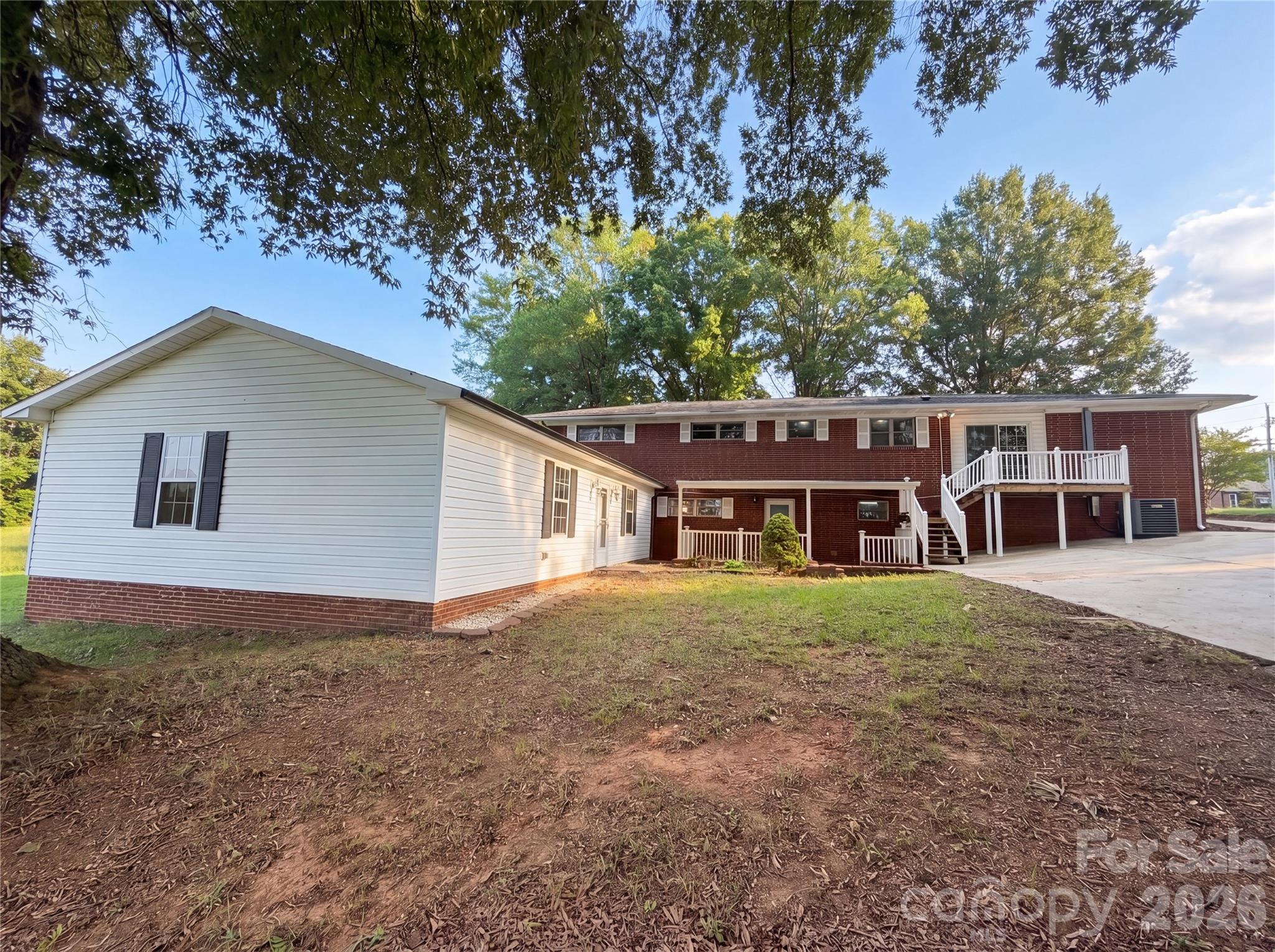 1580 W Cloaninger Avenue — Statesville