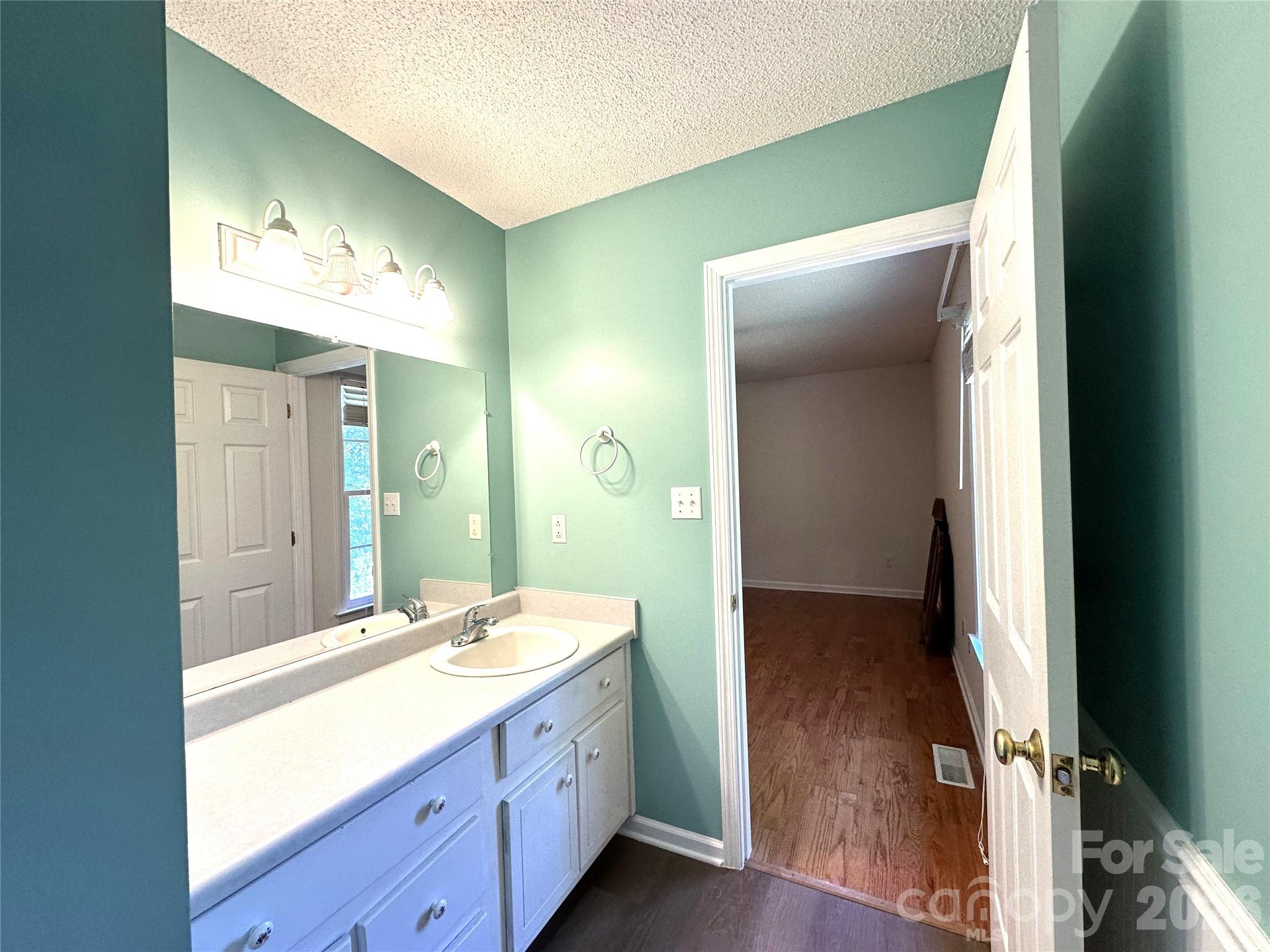 1724 Wellington Avenue — Newton