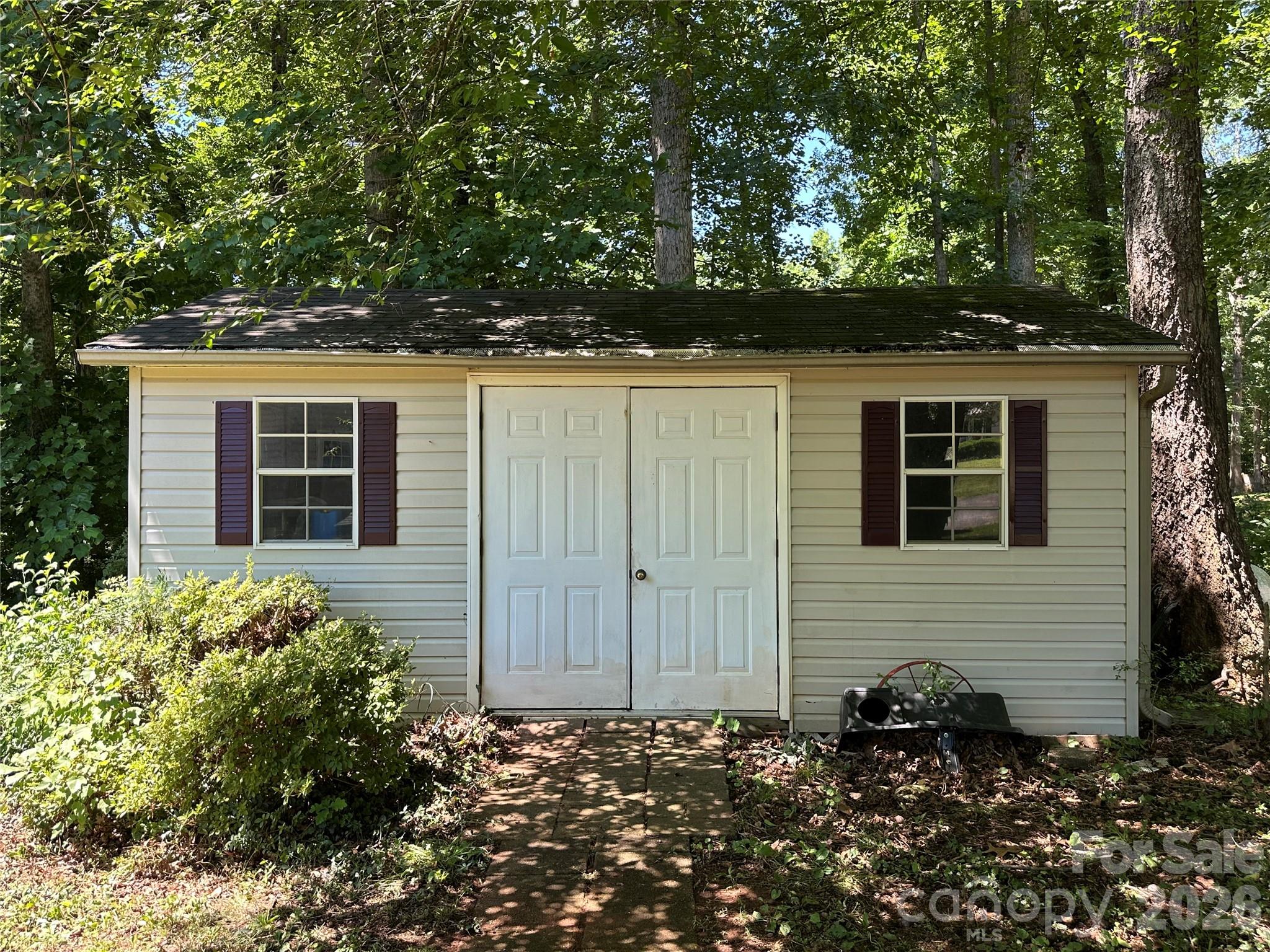 1724 Wellington Avenue — Newton