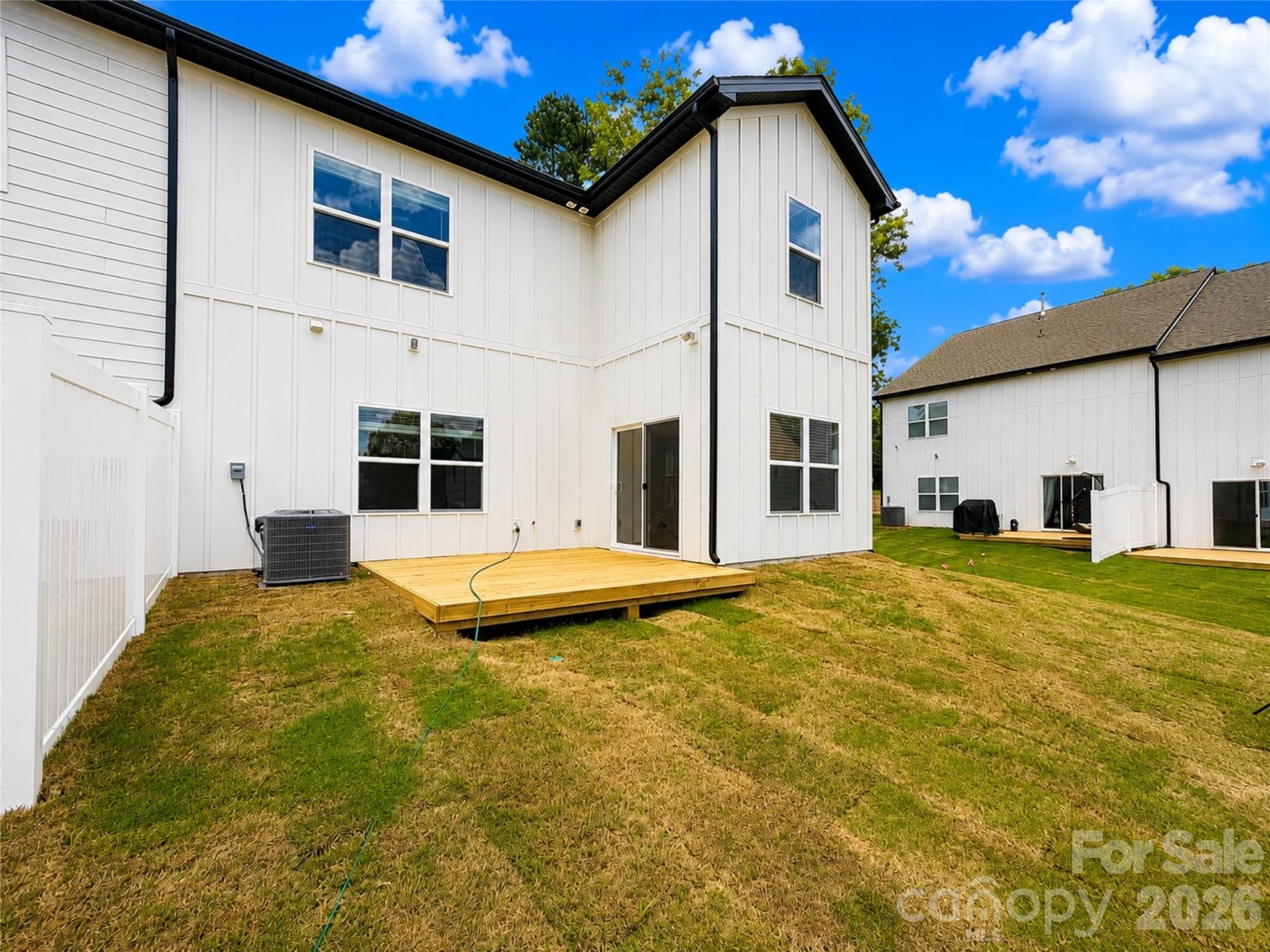 1242 N Sharon Amity Road — Charlotte
