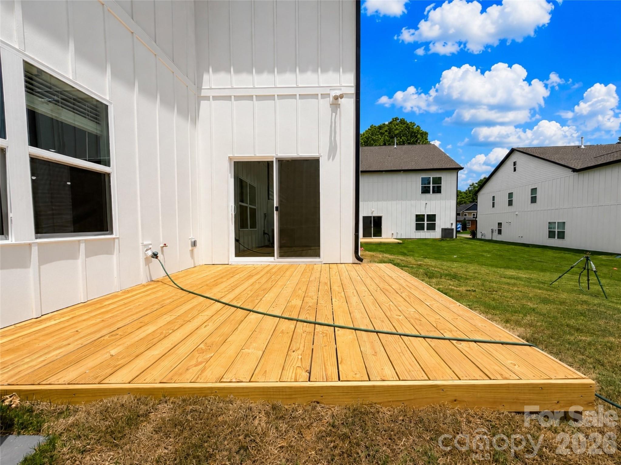 1242 N Sharon Amity Road — Charlotte