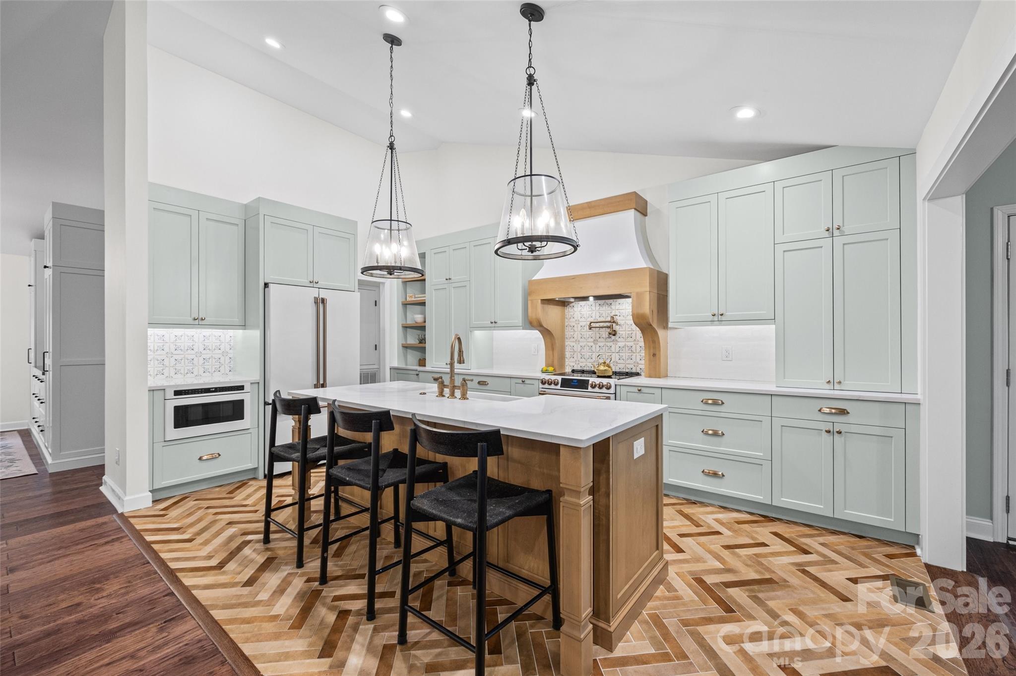 12029 Spinnaker Drive — Tega Cay