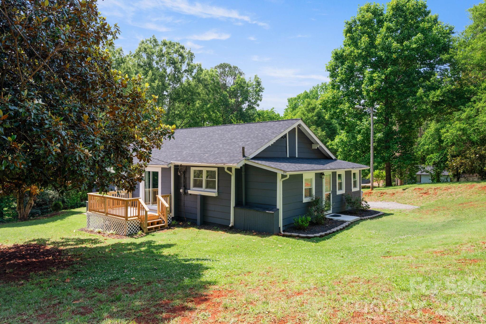147 N Hillside Street — Rutherfordton