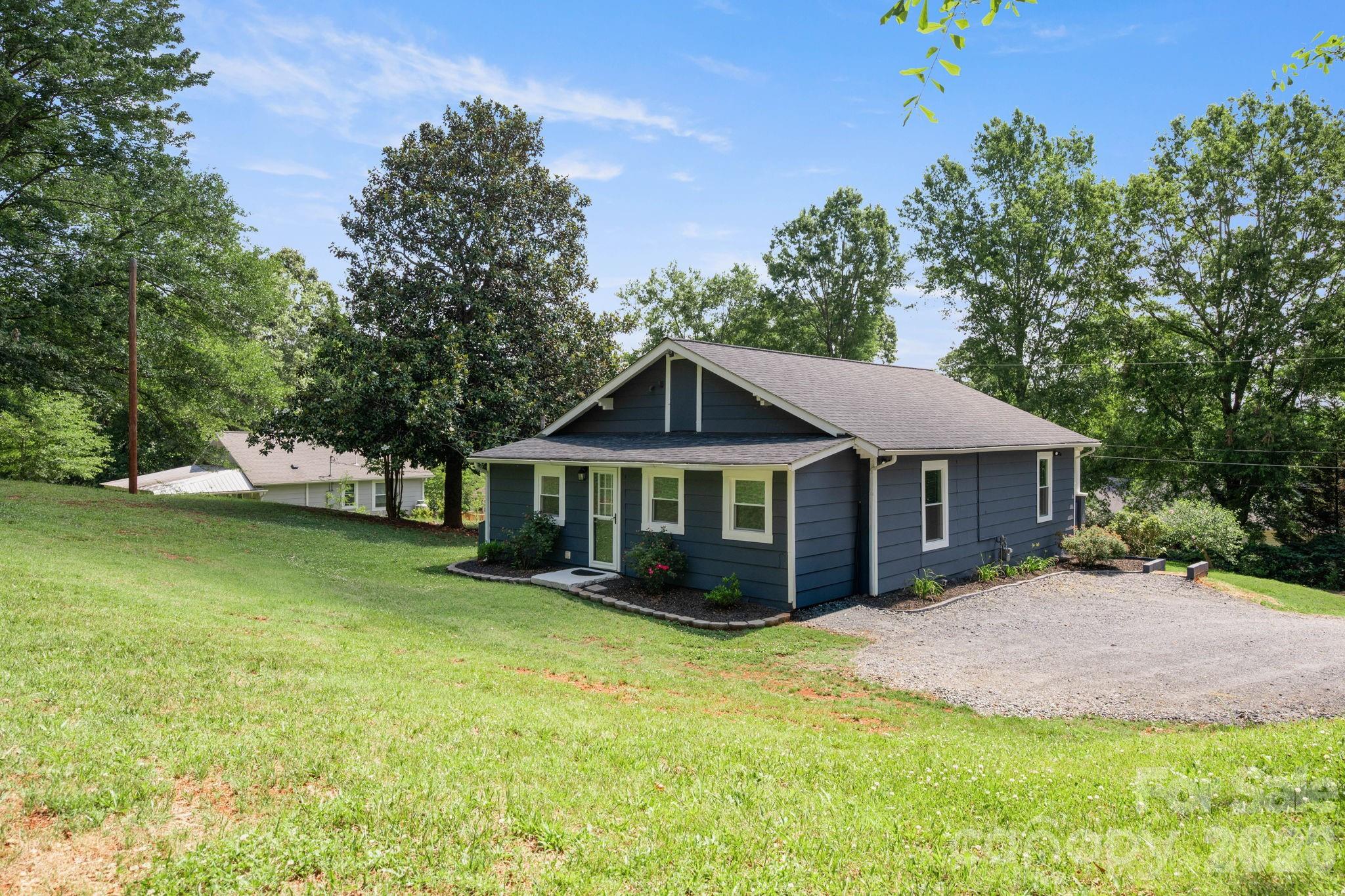147 N Hillside Street — Rutherfordton