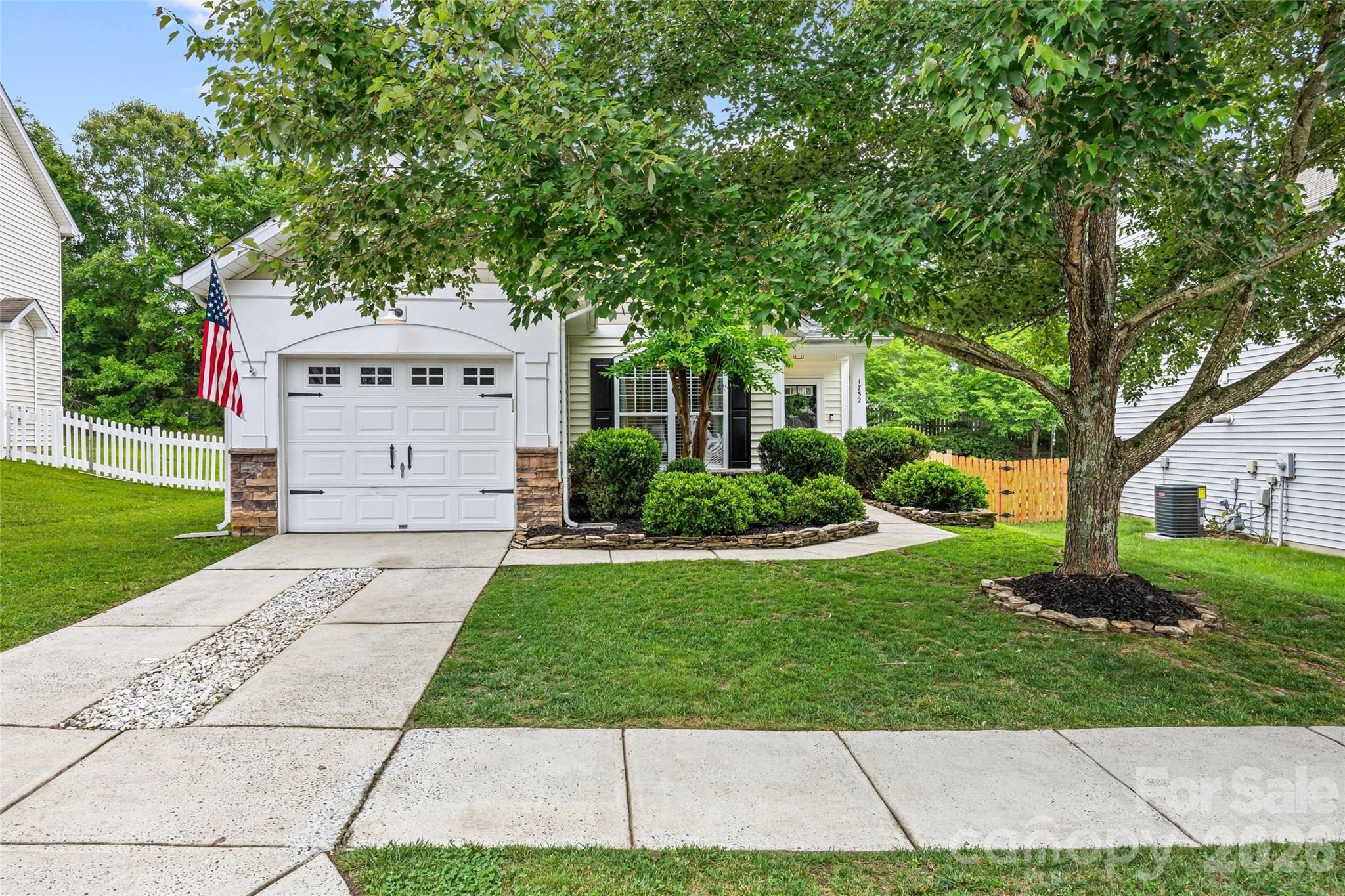 1732 Crabapple Tree Lane — Charlotte