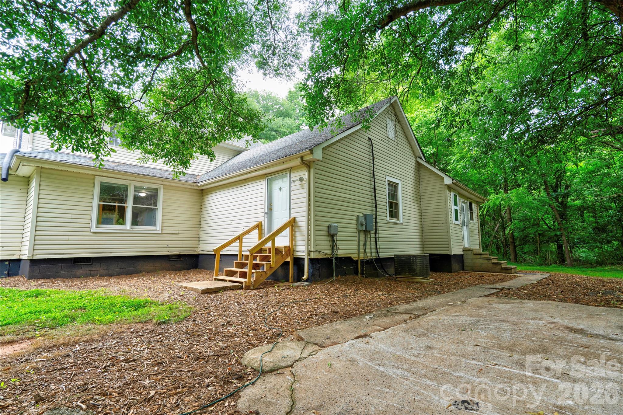 1726 Metcalf Road — Shelby