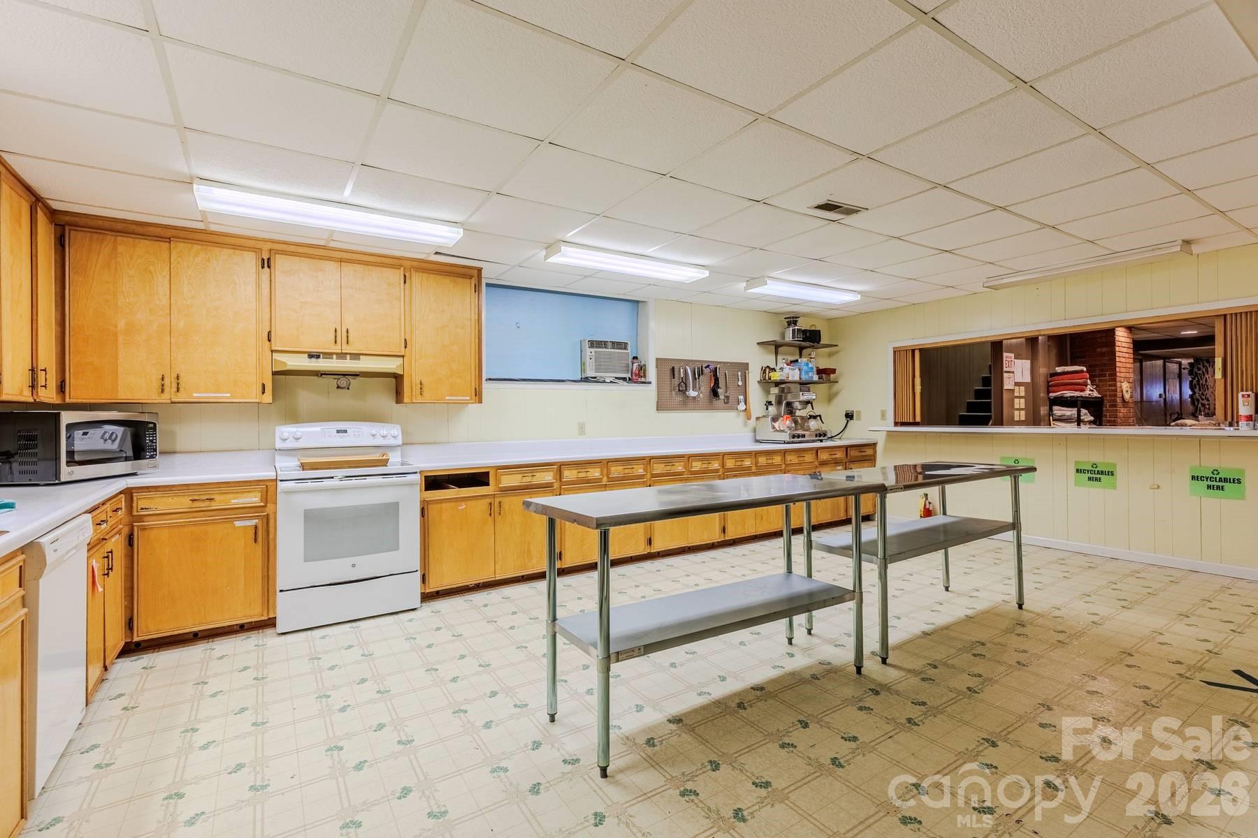 1127 Franklin Grove Church Road — Bryson City