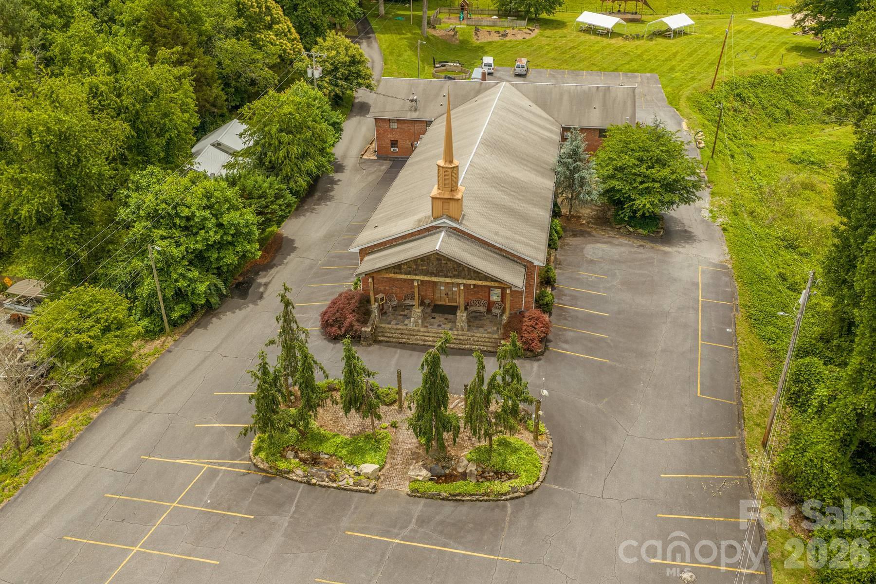 1127 Franklin Grove Church Road — Bryson City