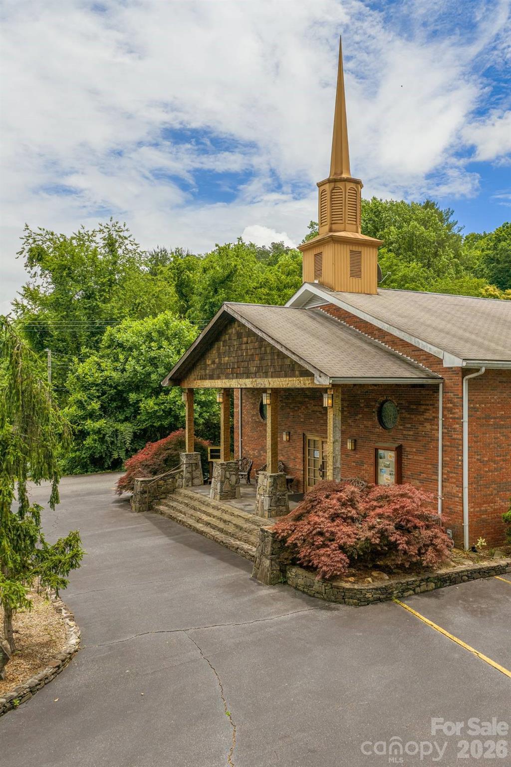 1127 Franklin Grove Church Road — Bryson City