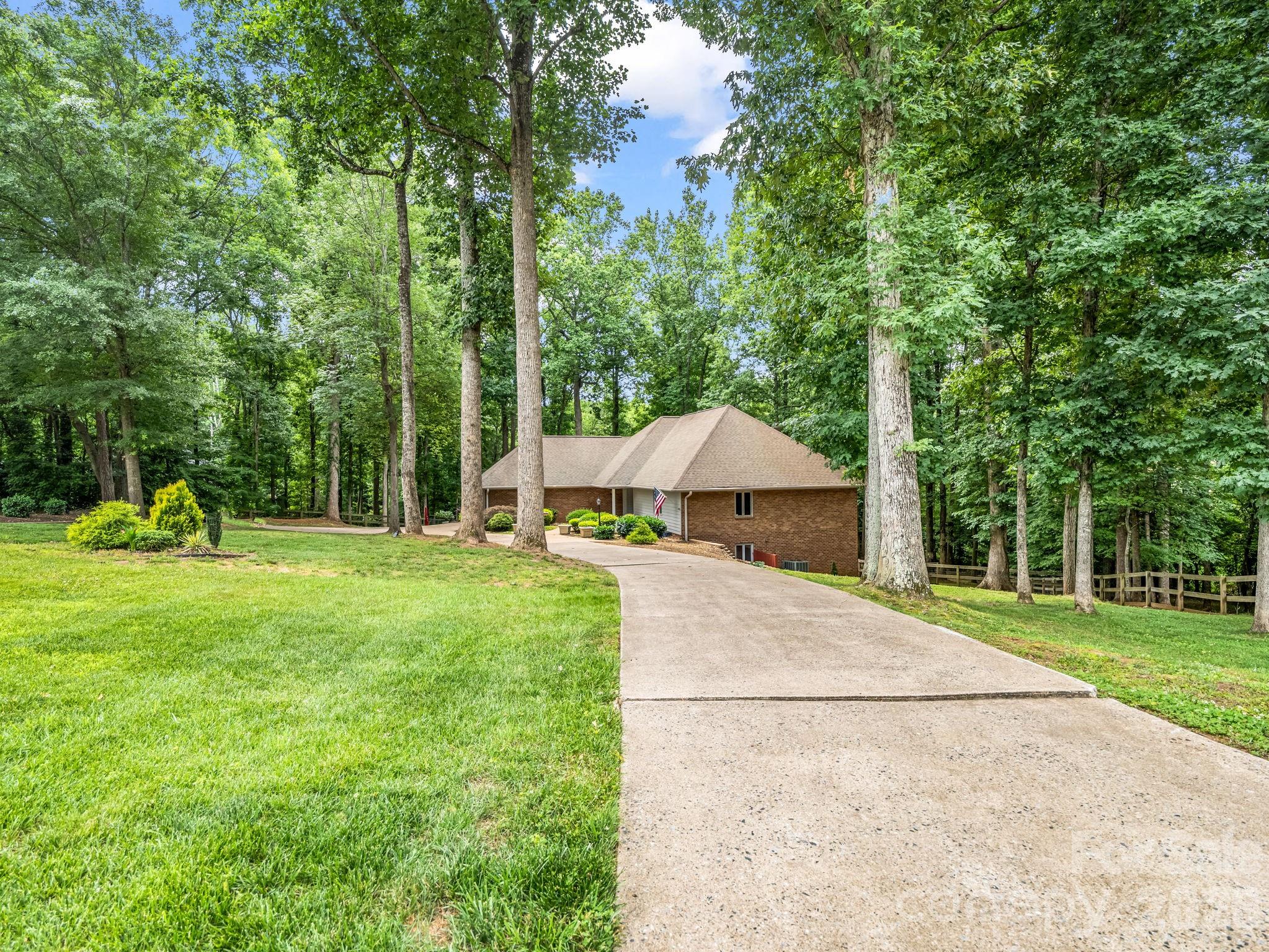 1810 Arbor Way Drive — Shelby