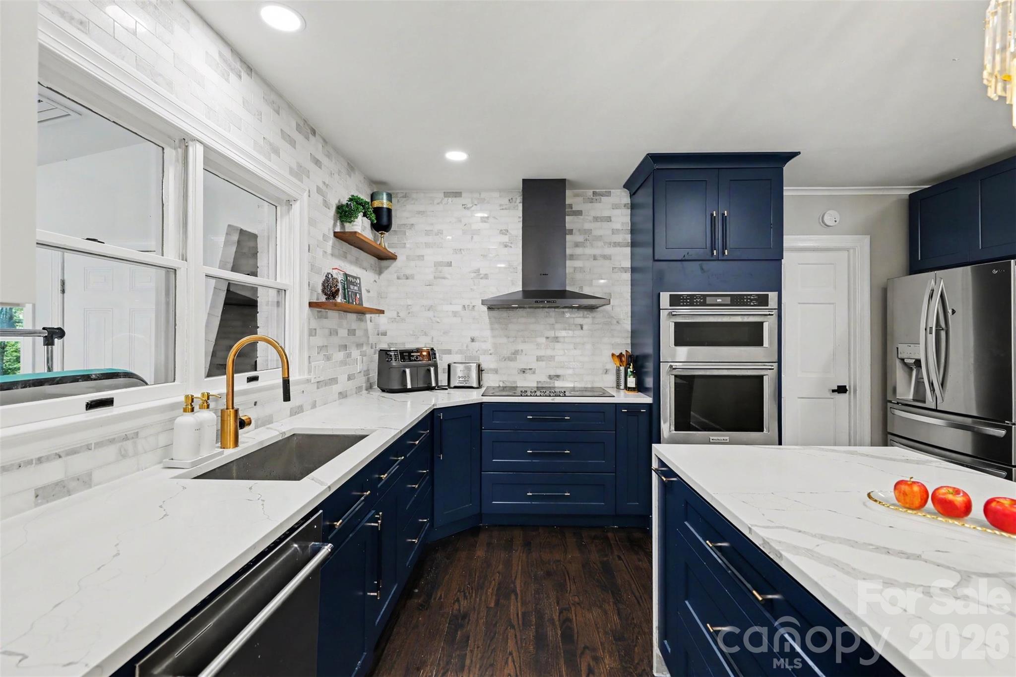 2814 winding oak Drive — Charlotte