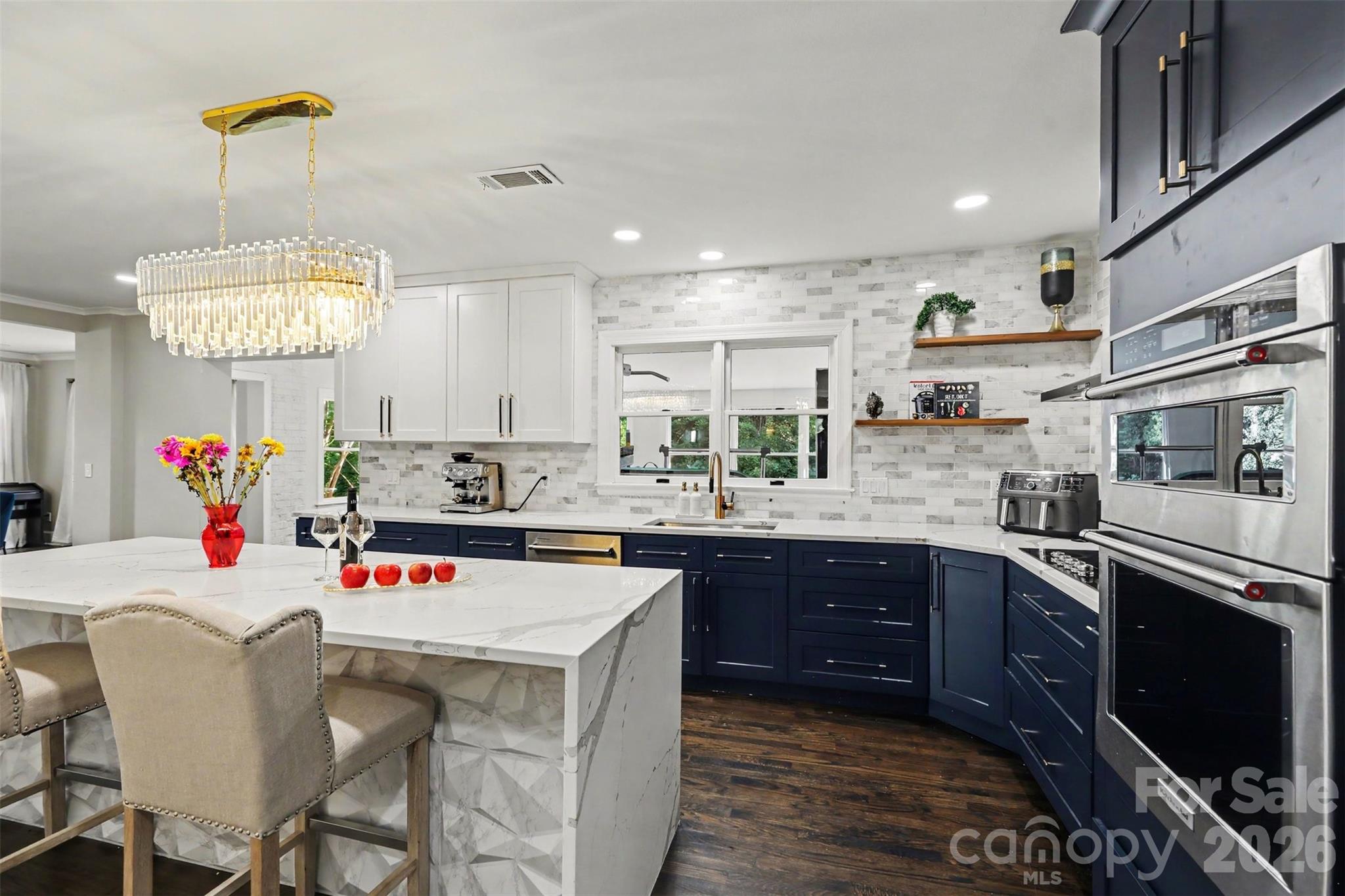 2814 winding oak Drive — Charlotte