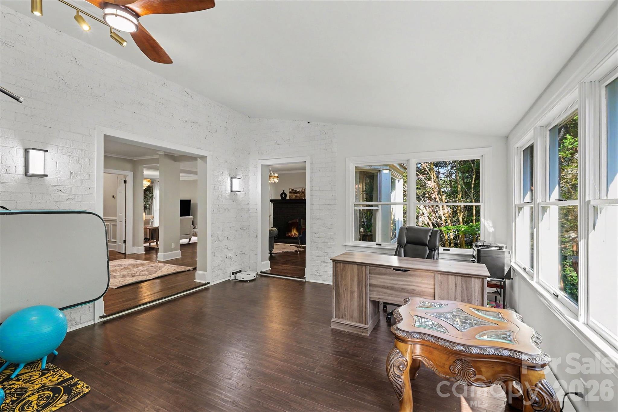2814 winding oak Drive — Charlotte