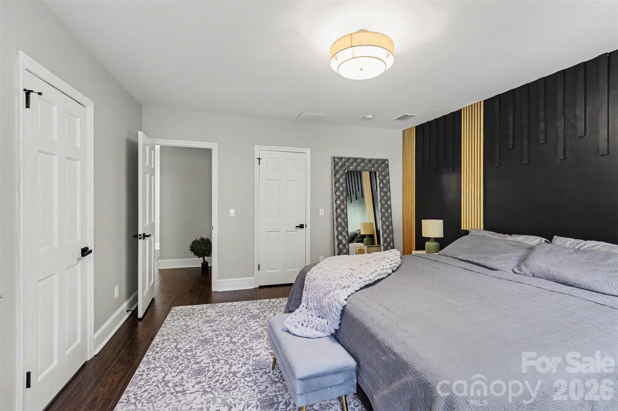 2814 winding oak Drive — Charlotte