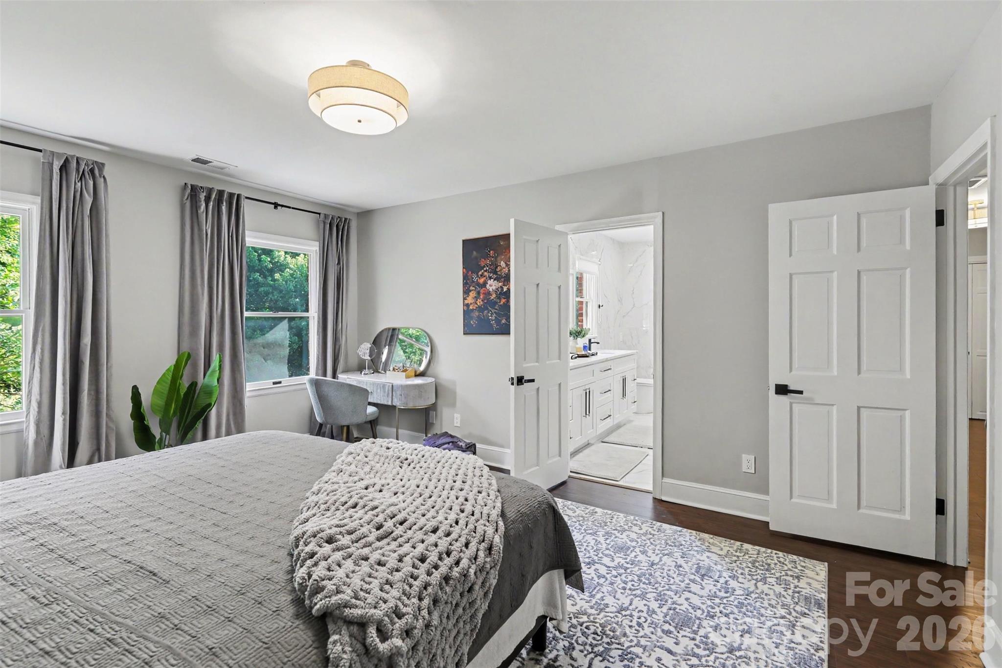 2814 winding oak Drive — Charlotte