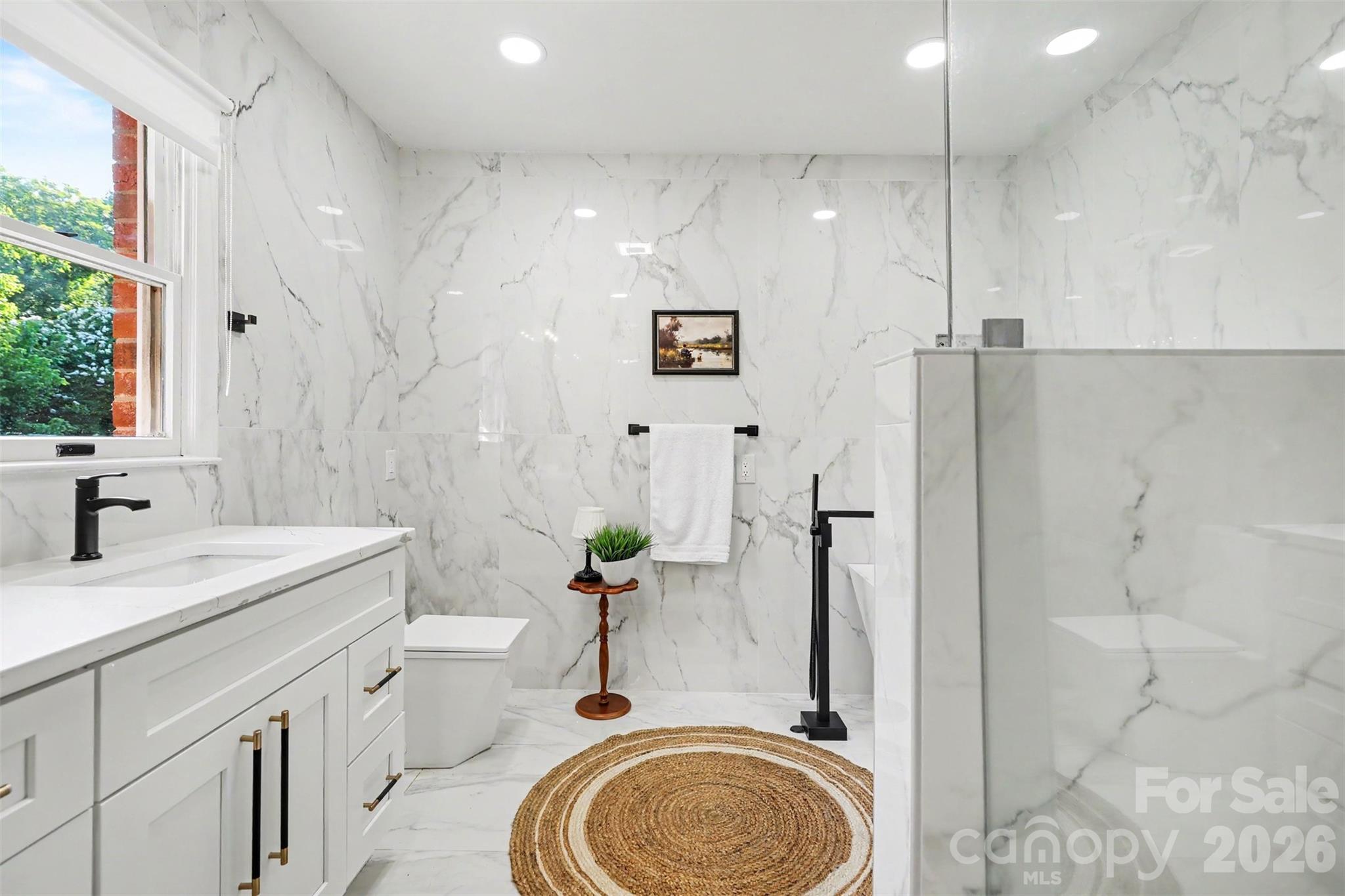 2814 winding oak Drive — Charlotte