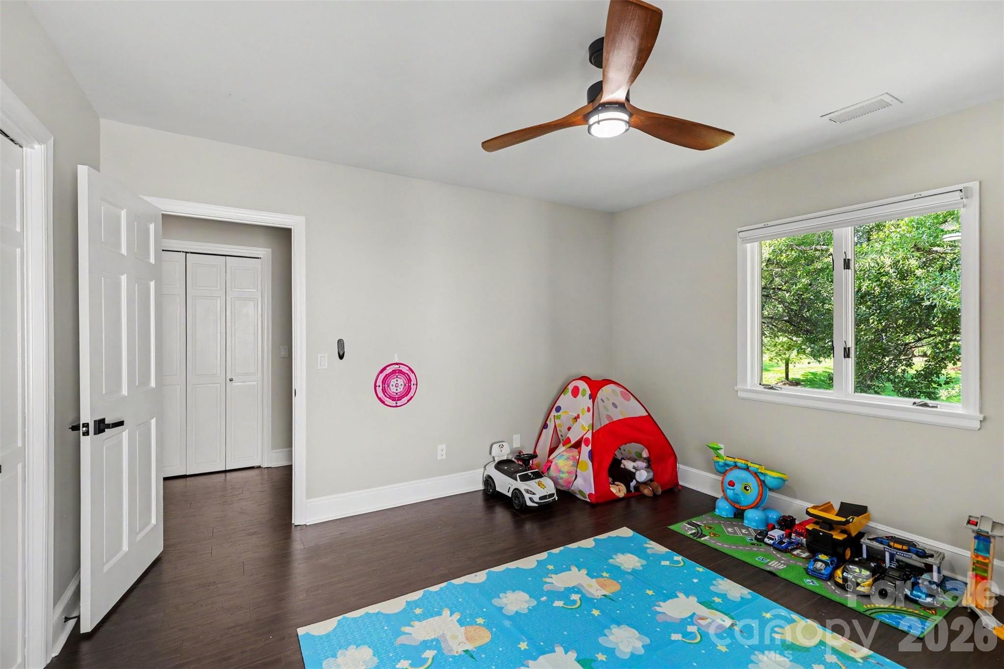 2814 winding oak Drive — Charlotte