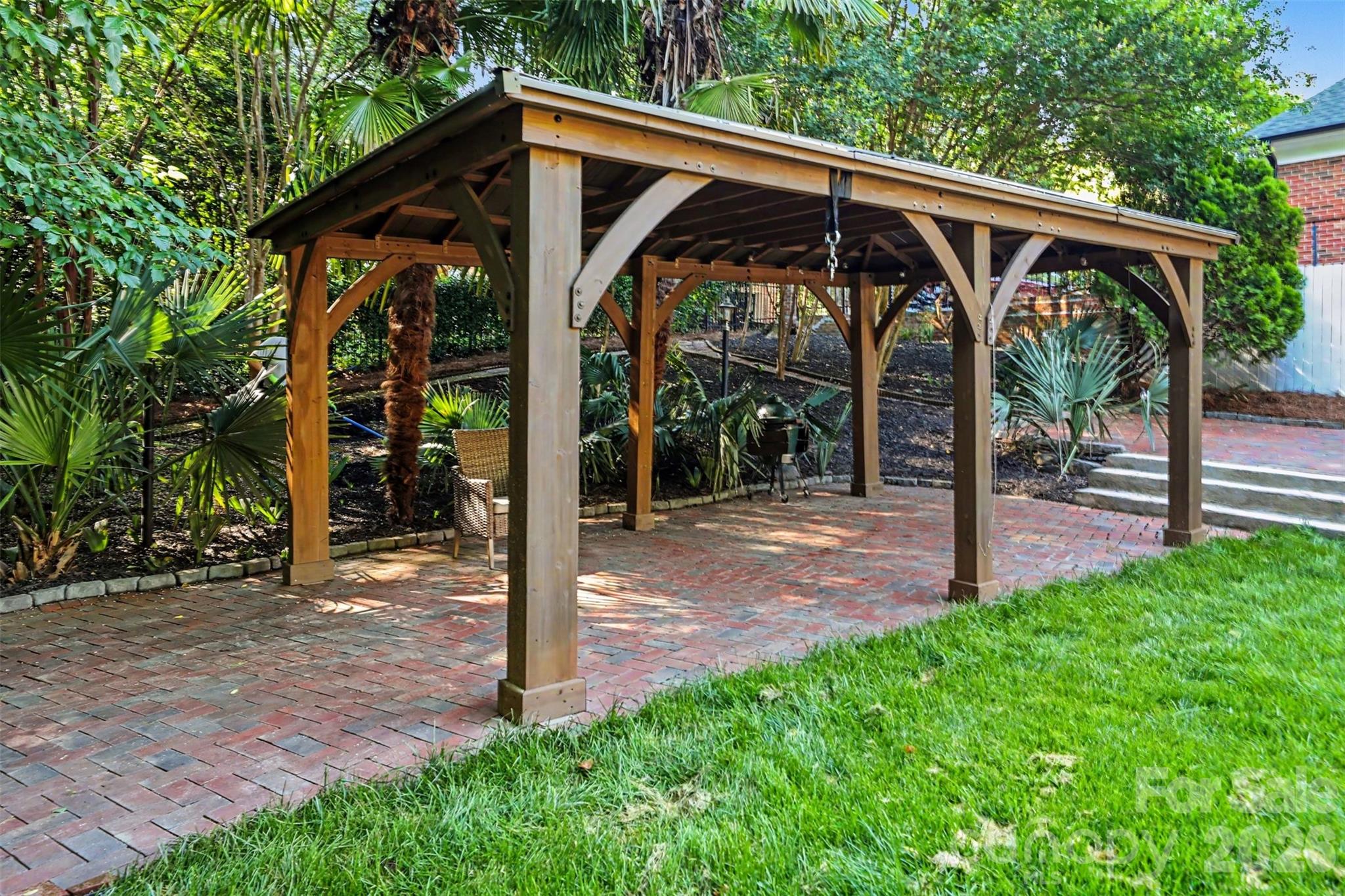 2814 winding oak Drive — Charlotte