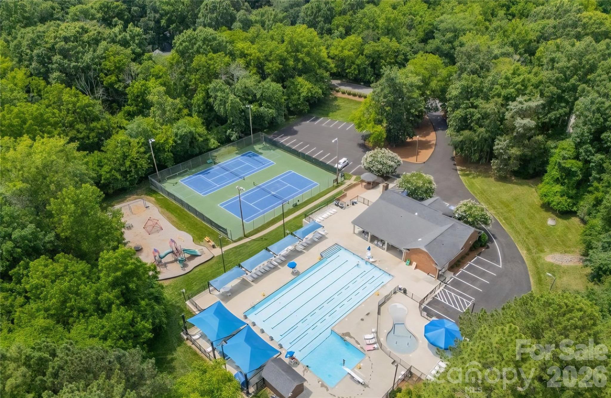 2814 winding oak Drive — Charlotte