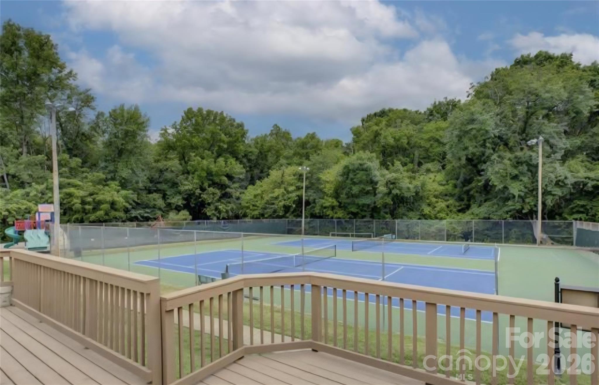 2814 winding oak Drive — Charlotte