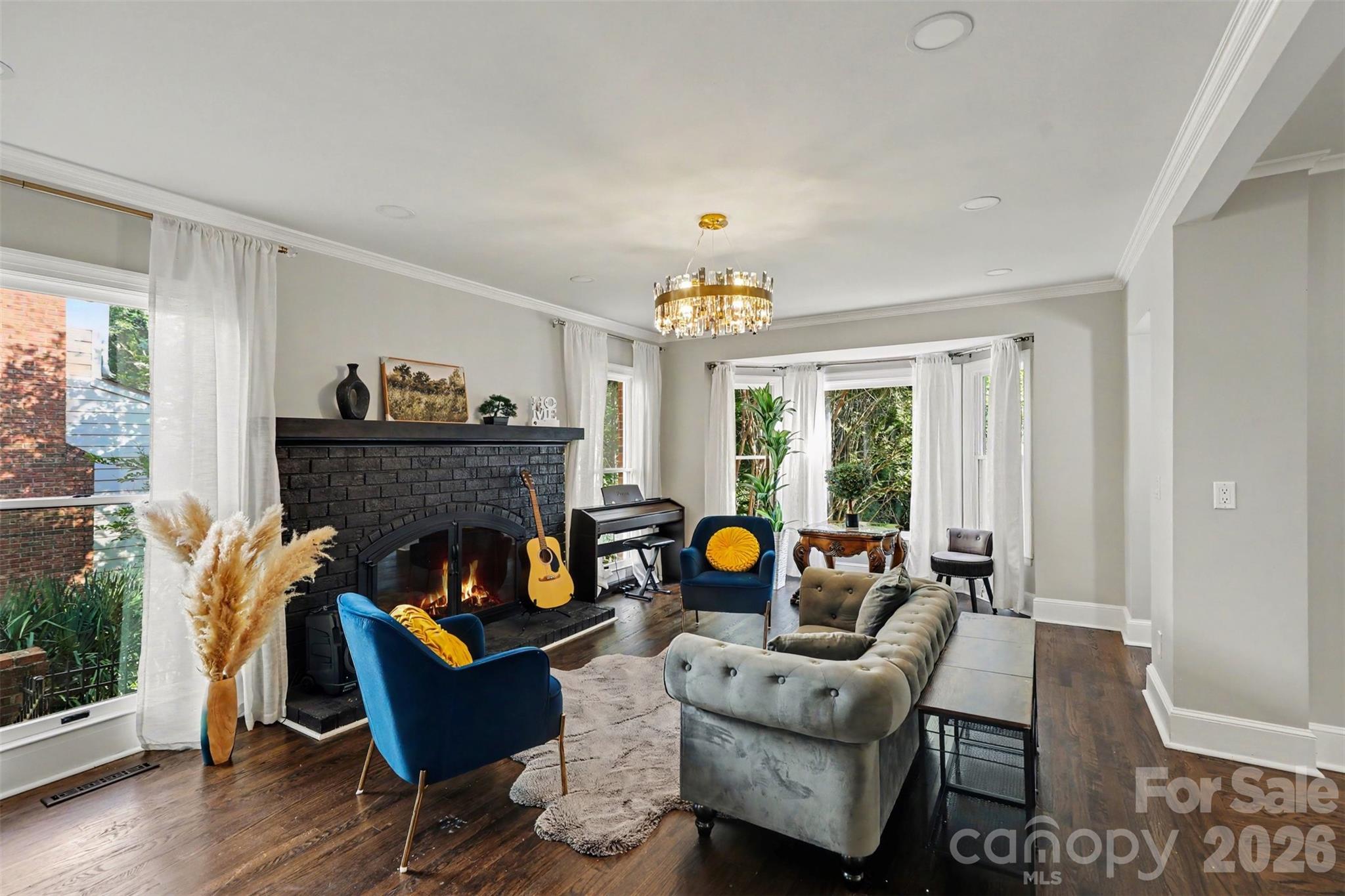 2814 winding oak Drive — Charlotte