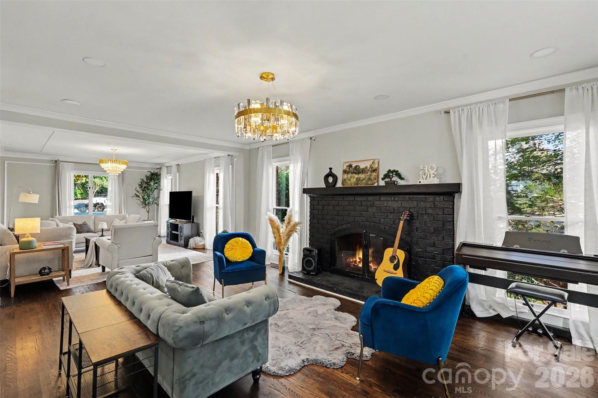 2814 winding oak Drive — Charlotte