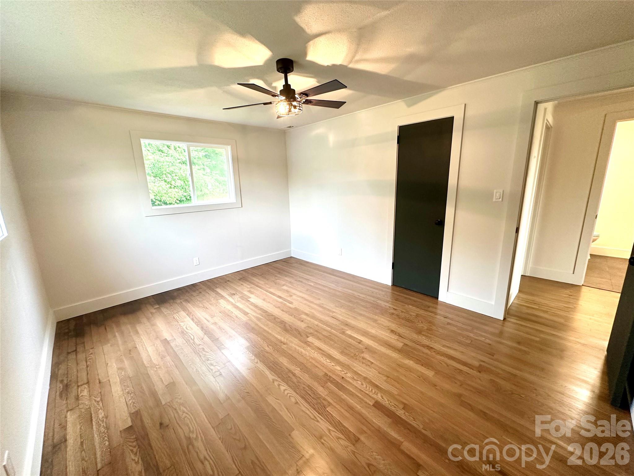 908 E 1st Street — Newton