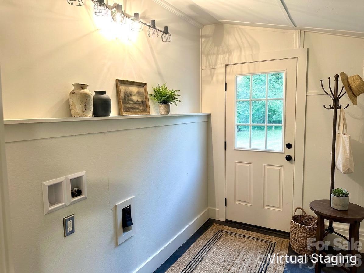 908 E 1st Street — Newton