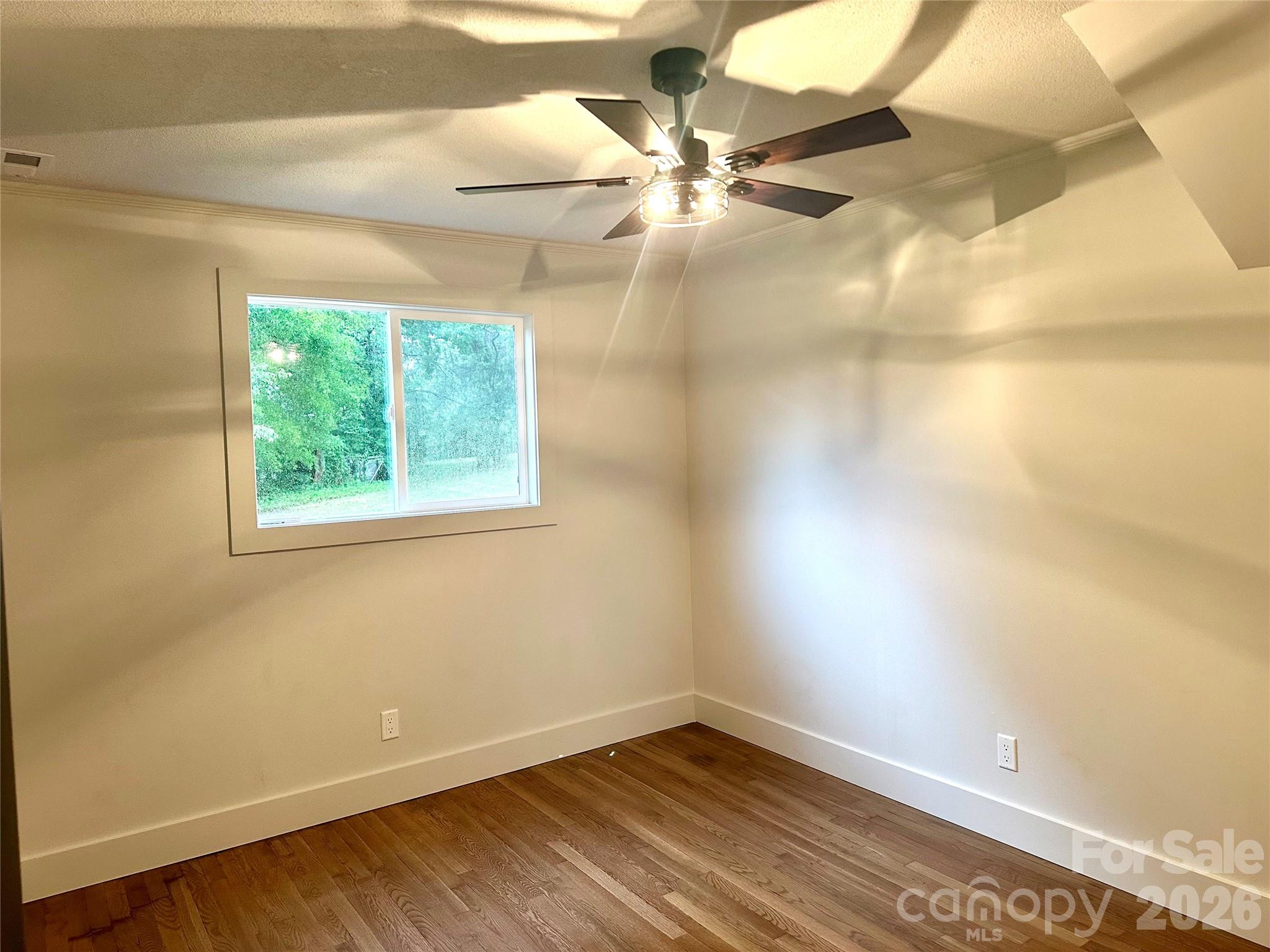 908 E 1st Street — Newton