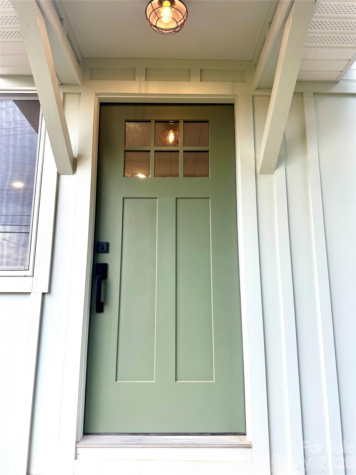 908 E 1st Street — Newton