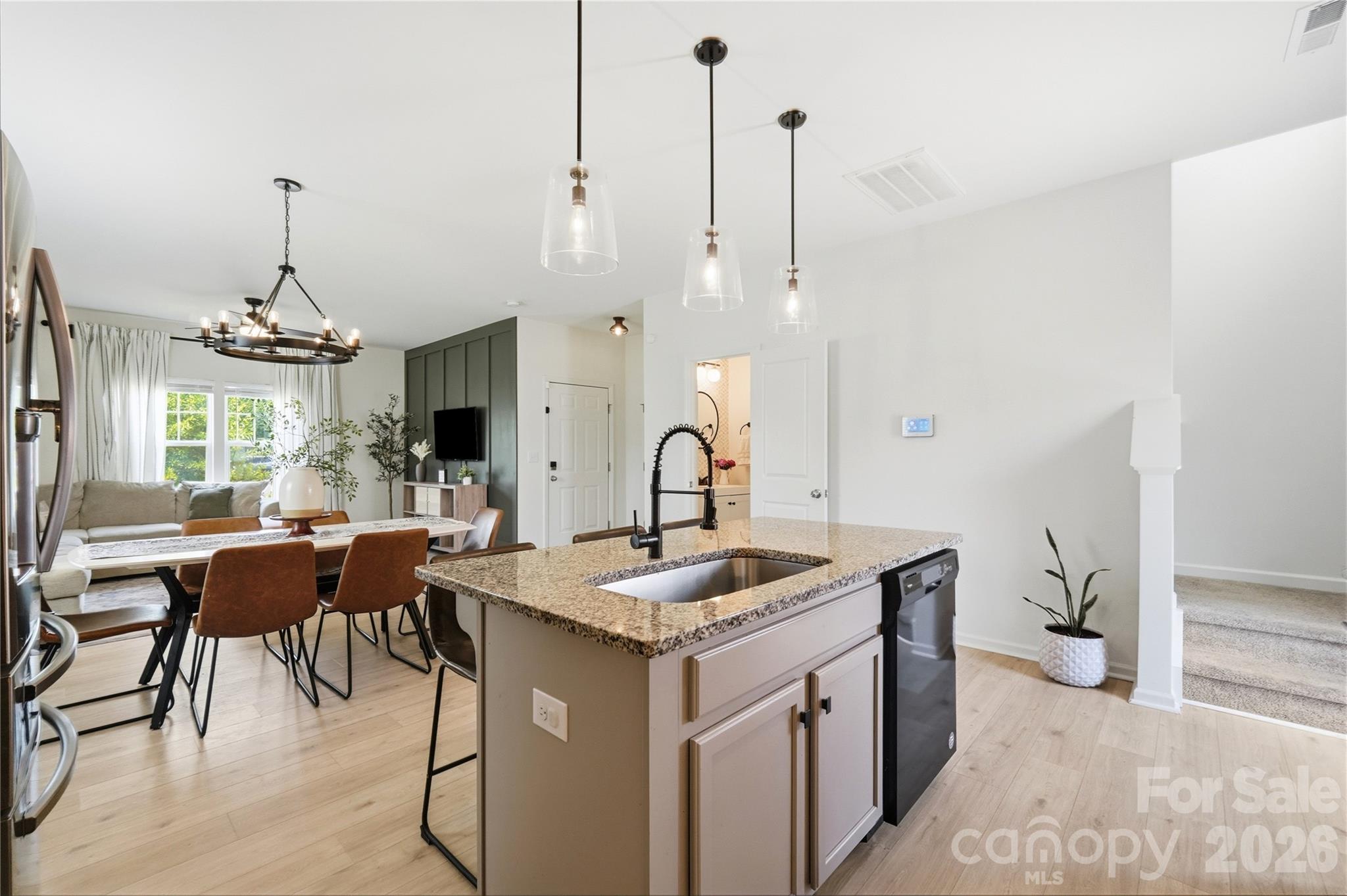 545 Dutch White Drive — Clover
