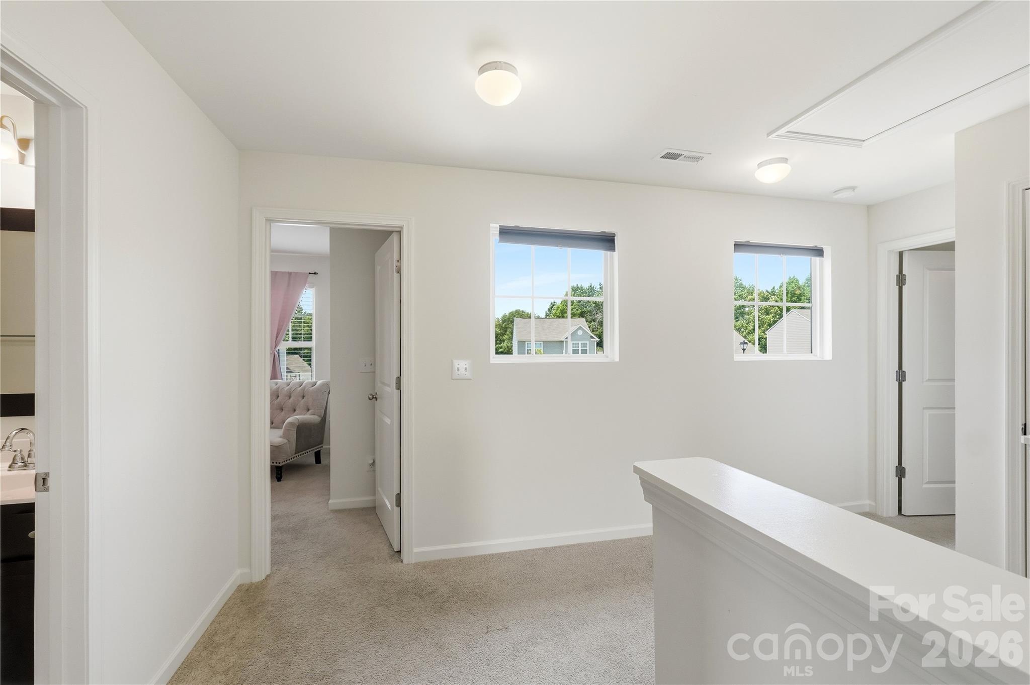 545 Dutch White Drive — Clover