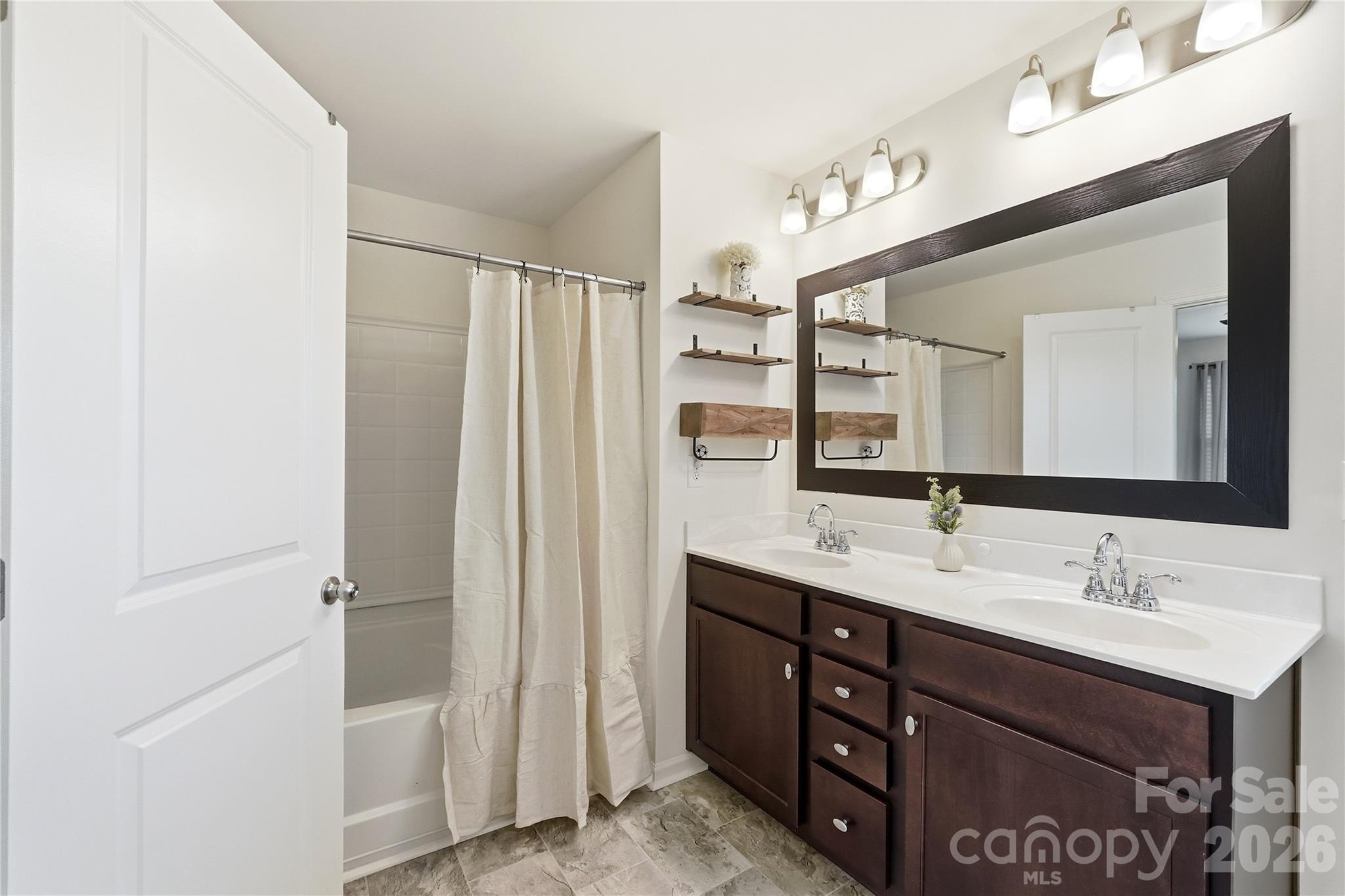 545 Dutch White Drive — Clover