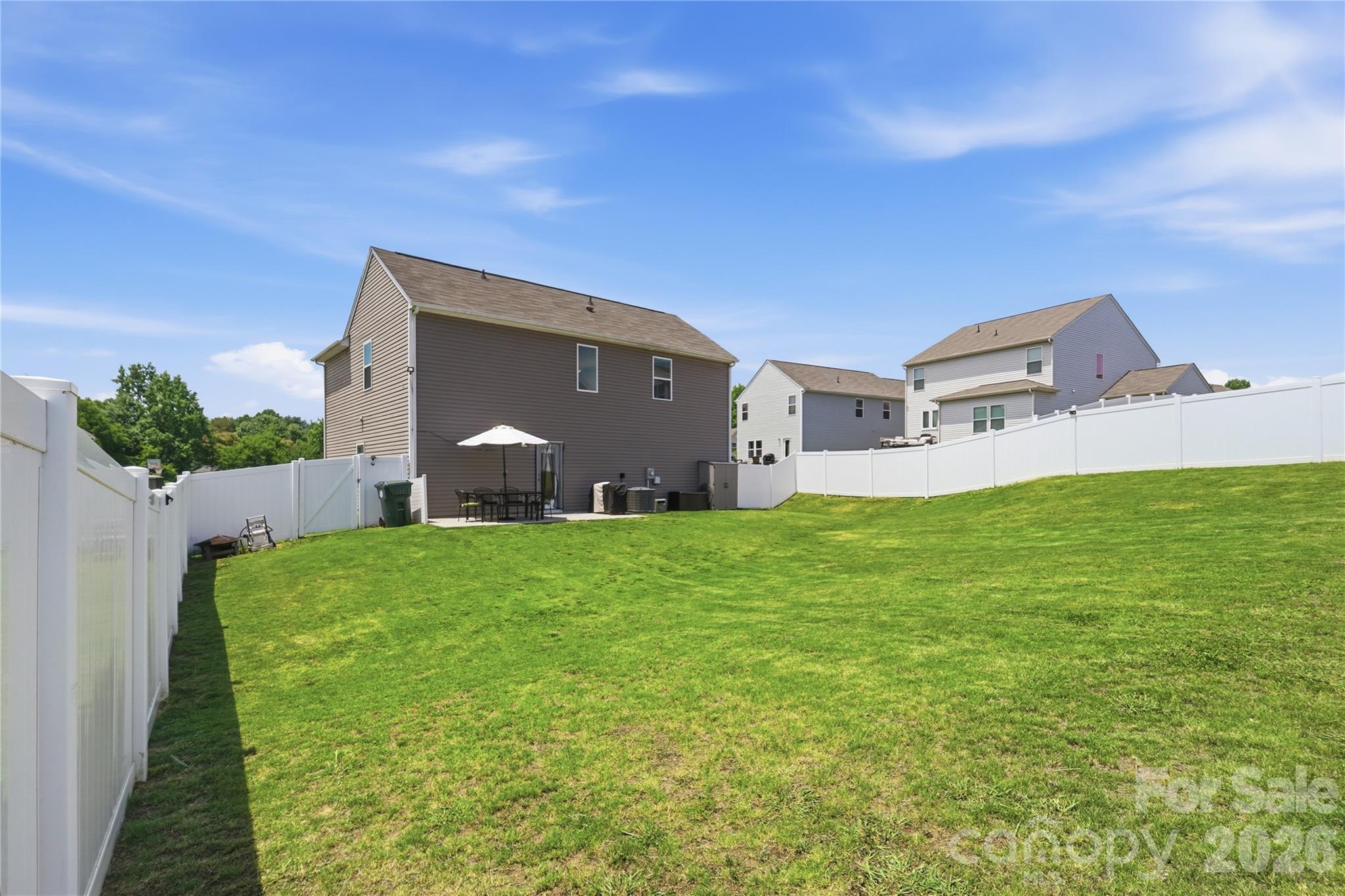 545 Dutch White Drive — Clover