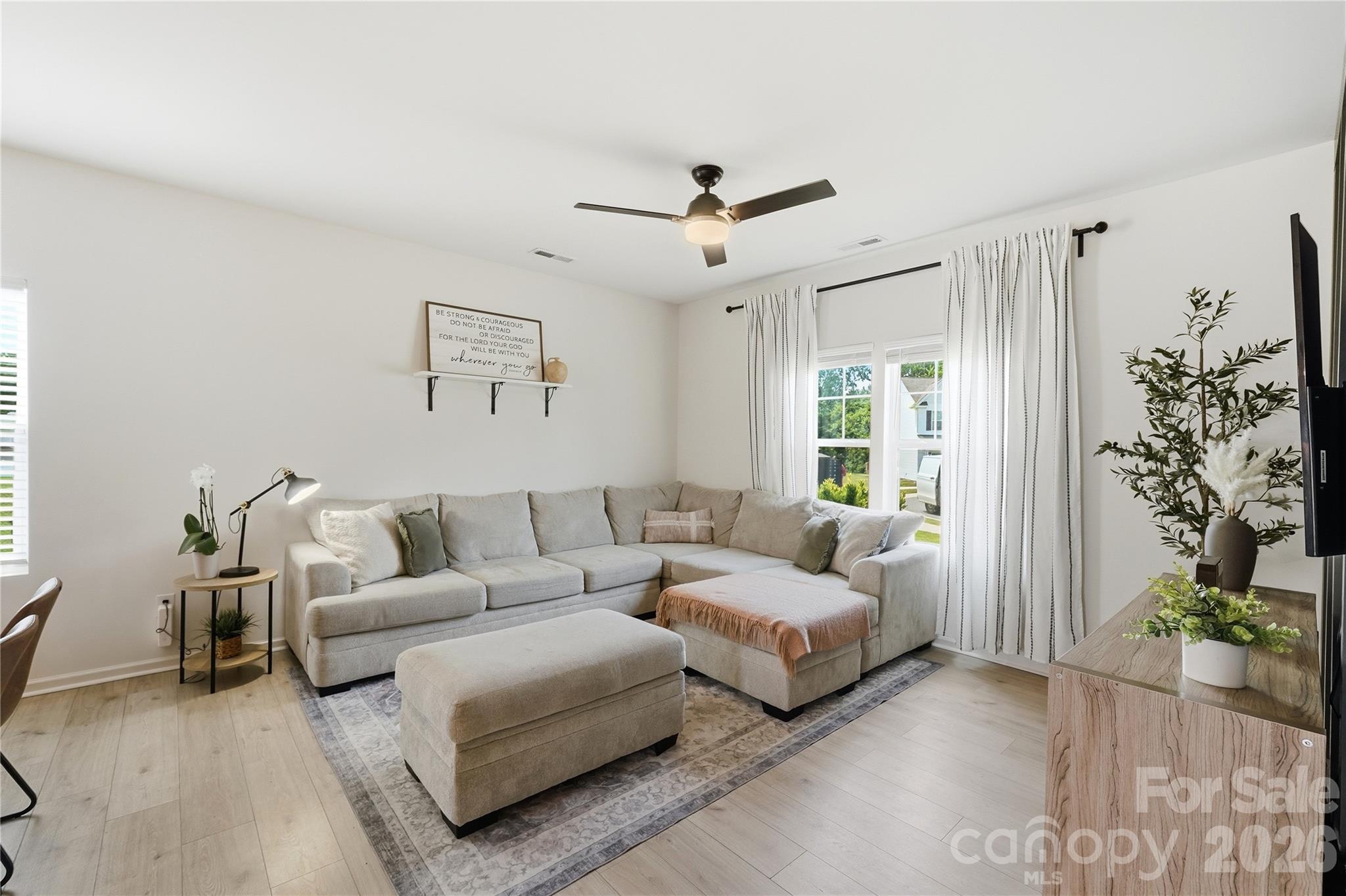 545 Dutch White Drive — Clover