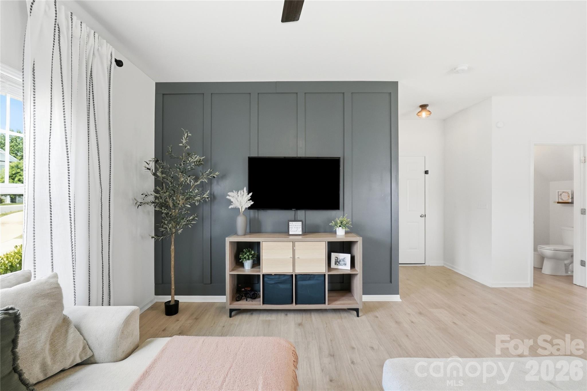 545 Dutch White Drive — Clover